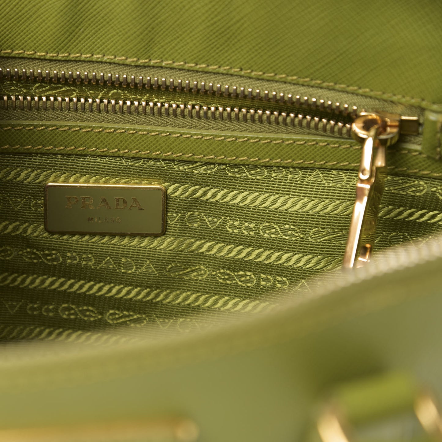 Saffiano Small Galleria Double Zip Tote Edera