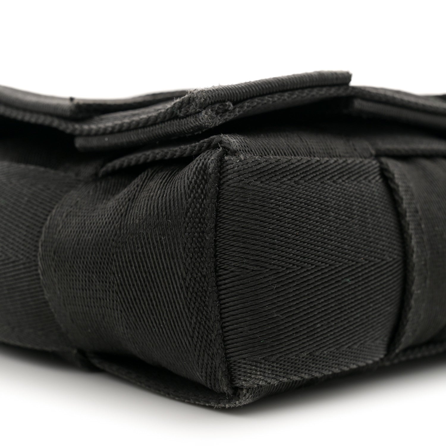 Bottega Veneta Webbing Maxi Intrecciato Cassette Bag Black 9 of 10