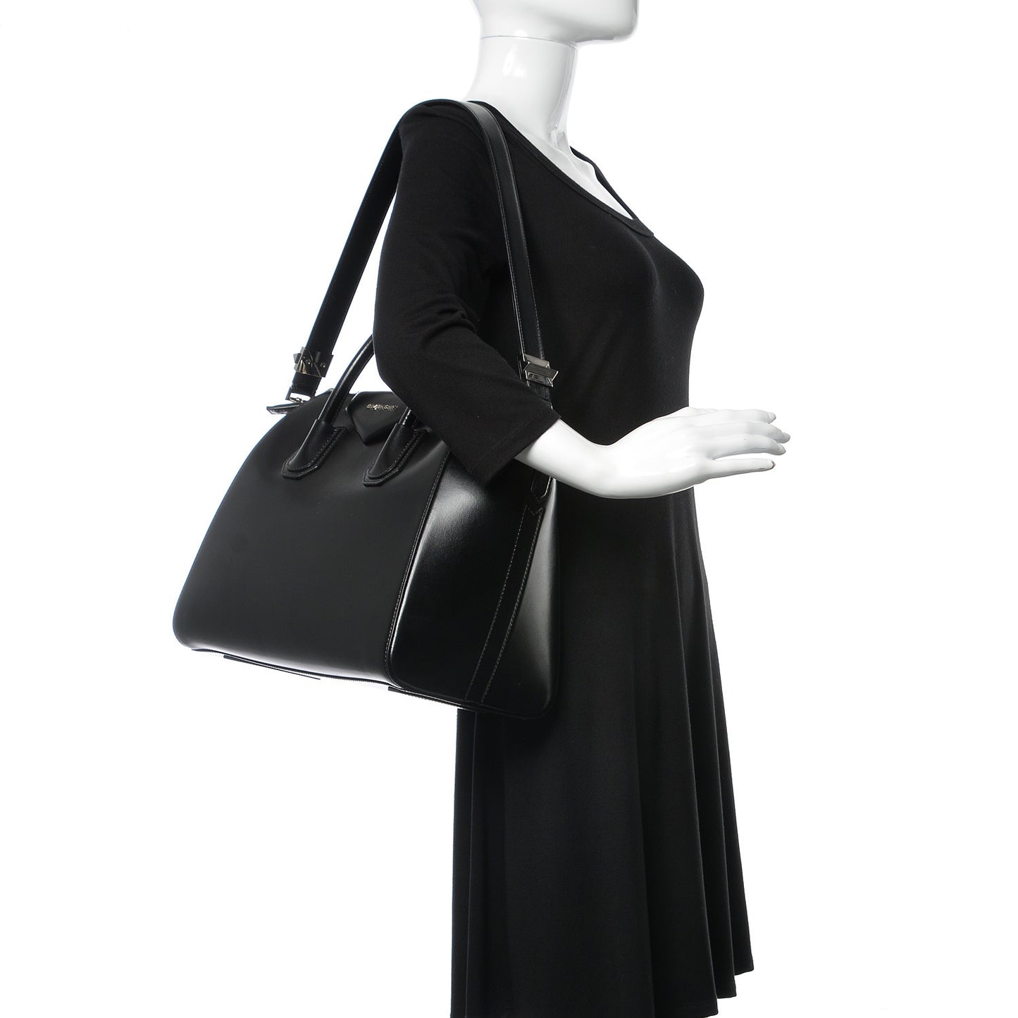 Shiny Lord Calfskin Medium Antigona Black
