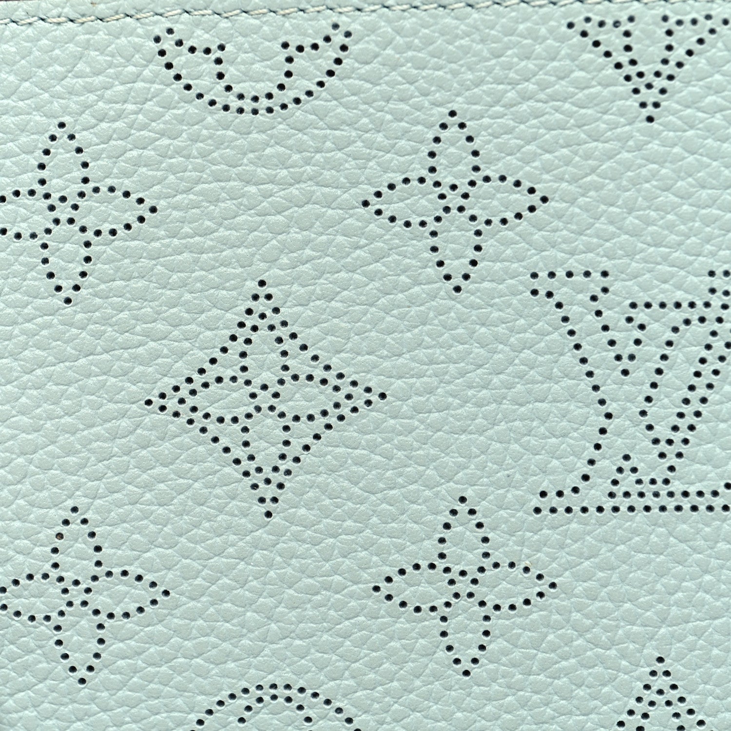 Louis Vuitton Mahina Key Pouch Vert Lagon 7 of 8