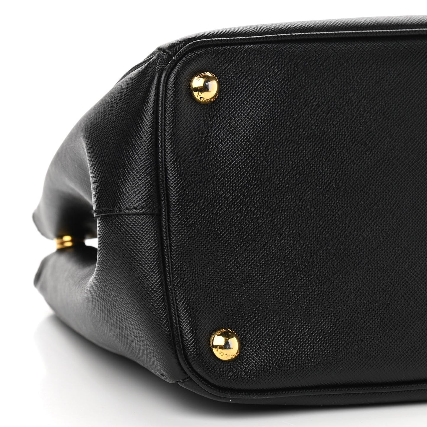 Saffiano Medium Galleria Double Zip Tote Black