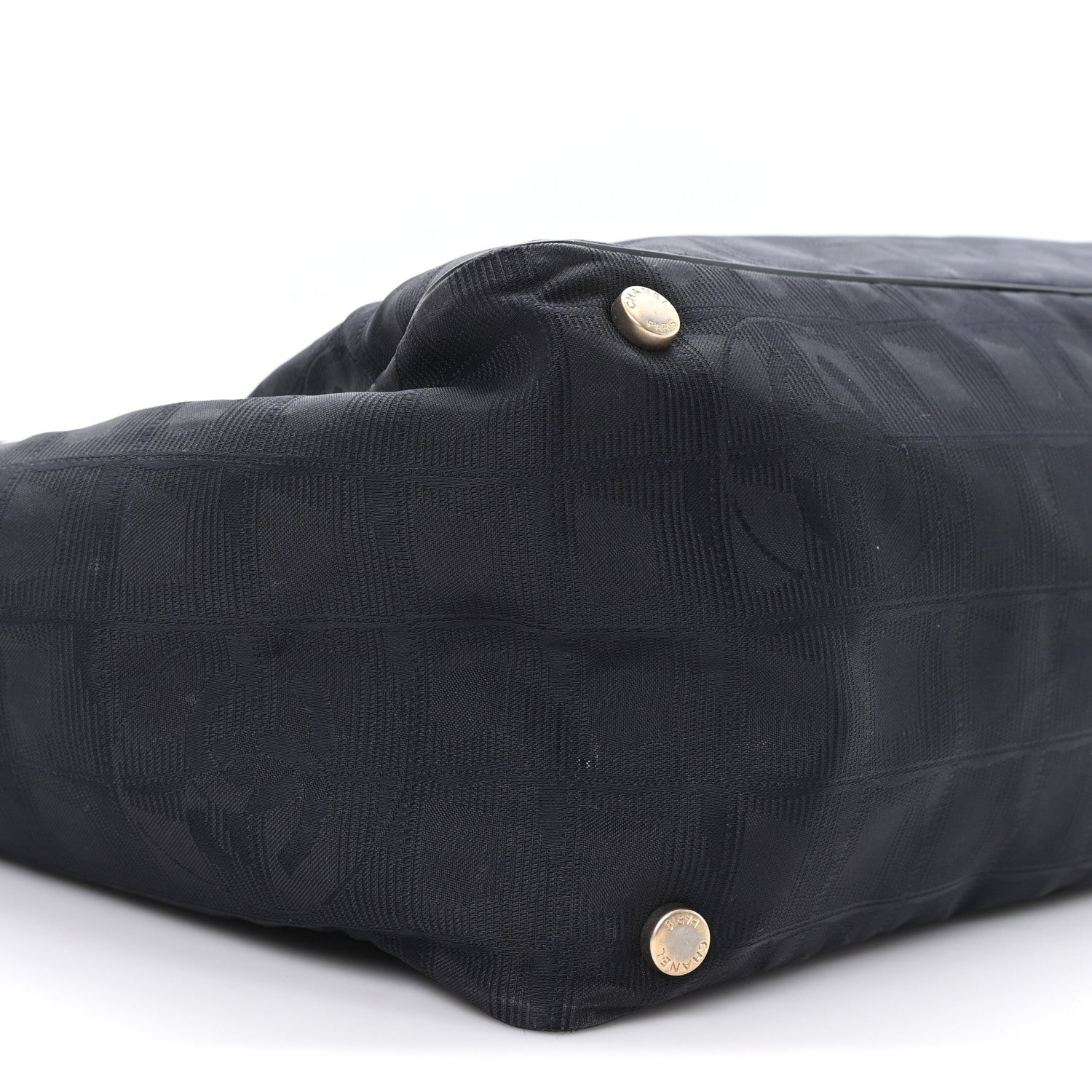 CHANEL ブラック ナイロン ケース Chanel Nylon Medium Travel Tote Black 1856007 – FASHIONPHILE
