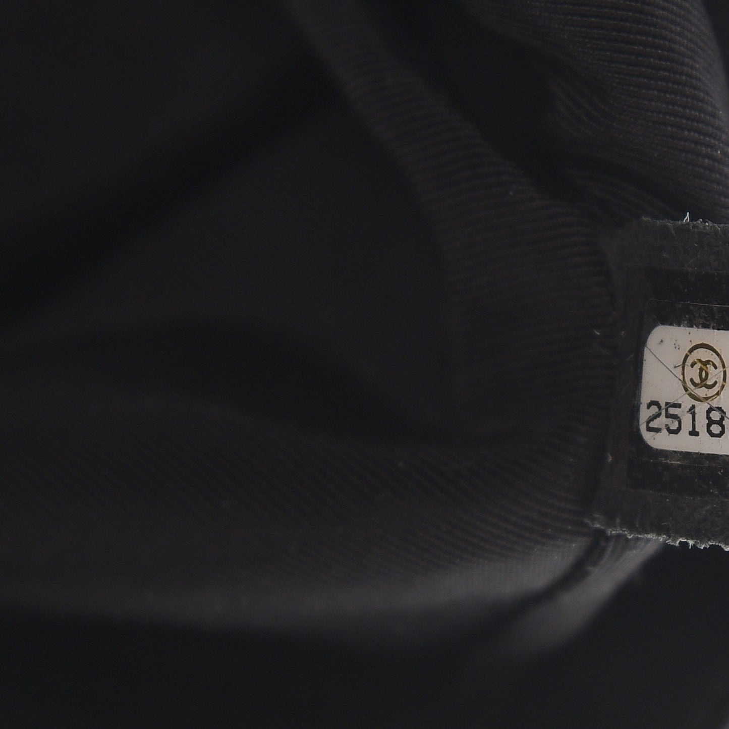 Caviar Quilted Medium Boy Flap Black
