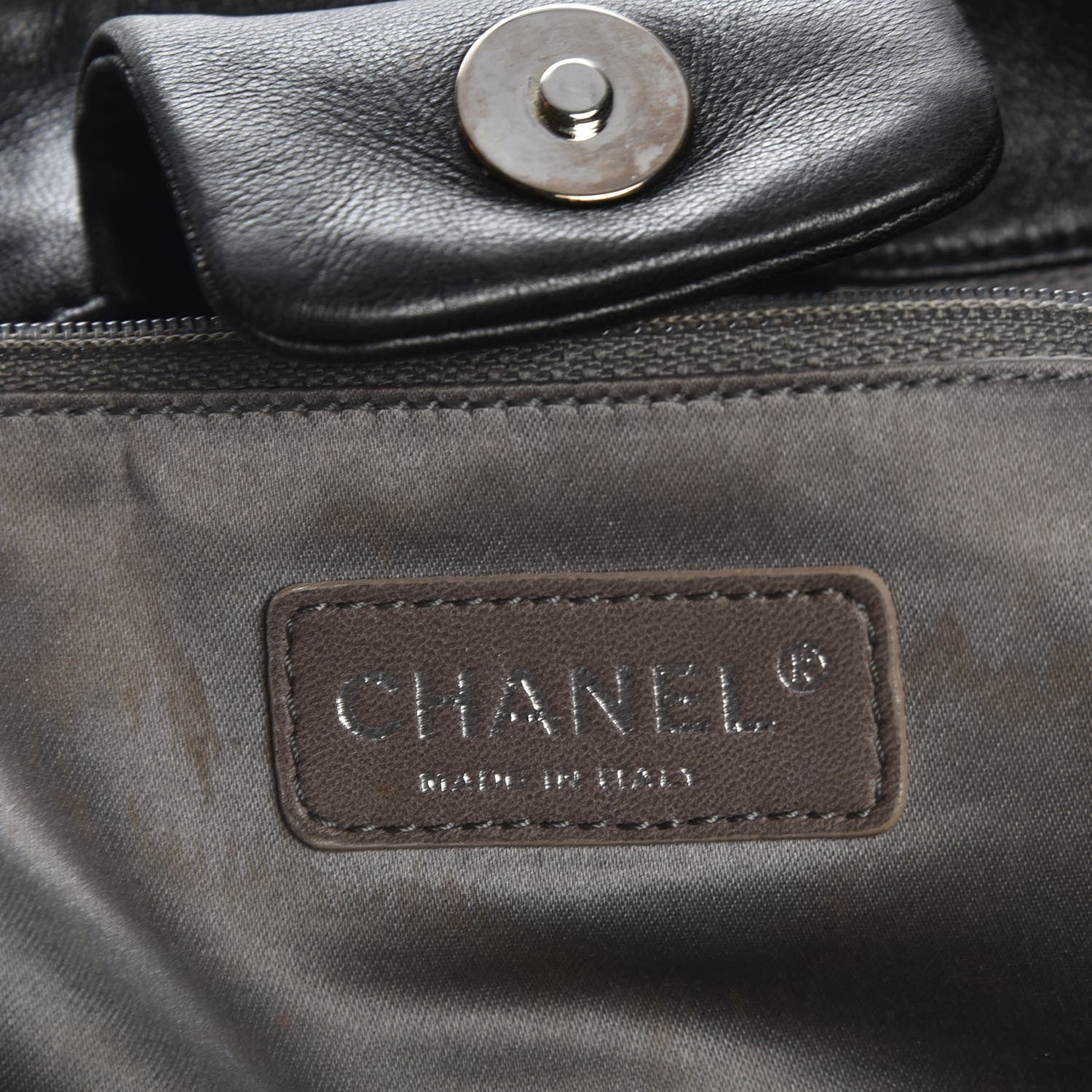 Chanel Lambskin Pearl Obsession Tote Black 7 of 8