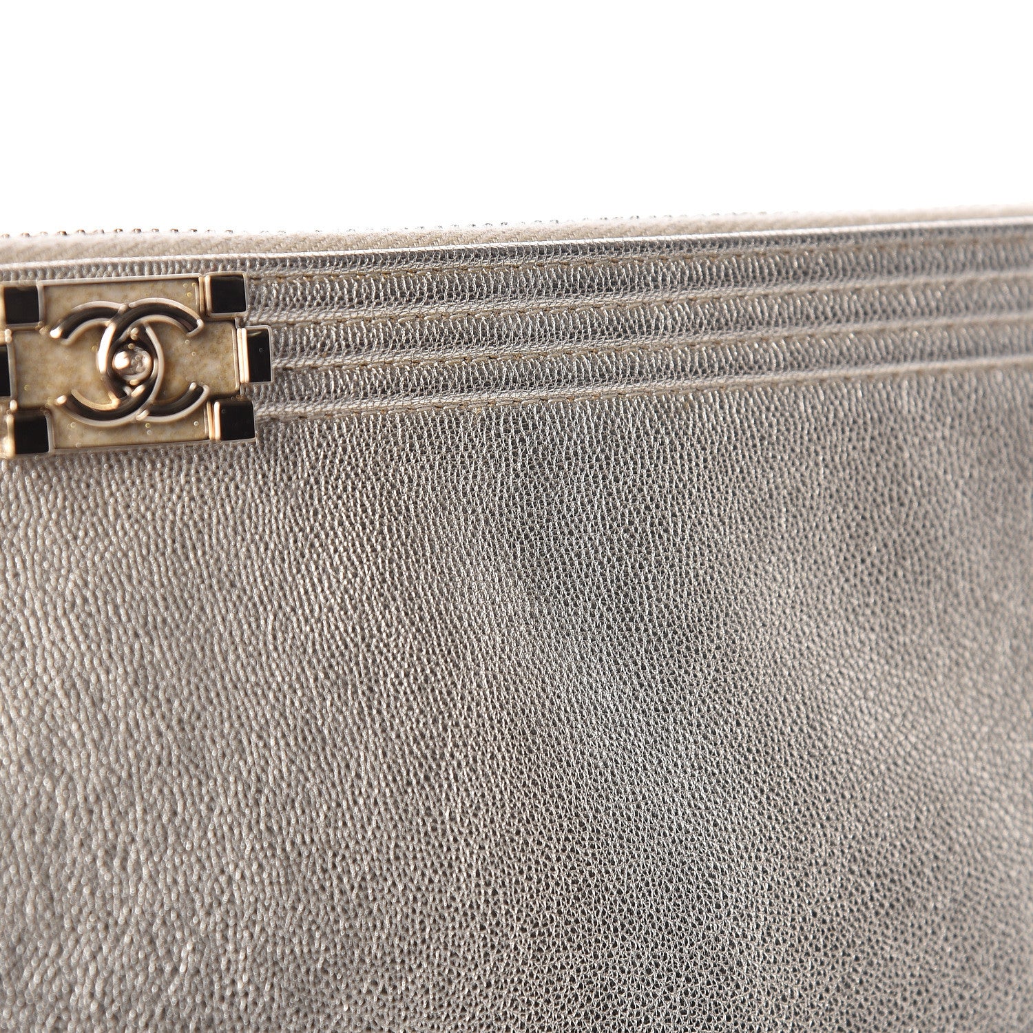 Chanel Metallic Goatskin Lambskin Medium Boy Cosmetic Case Black Gold 9 of 10