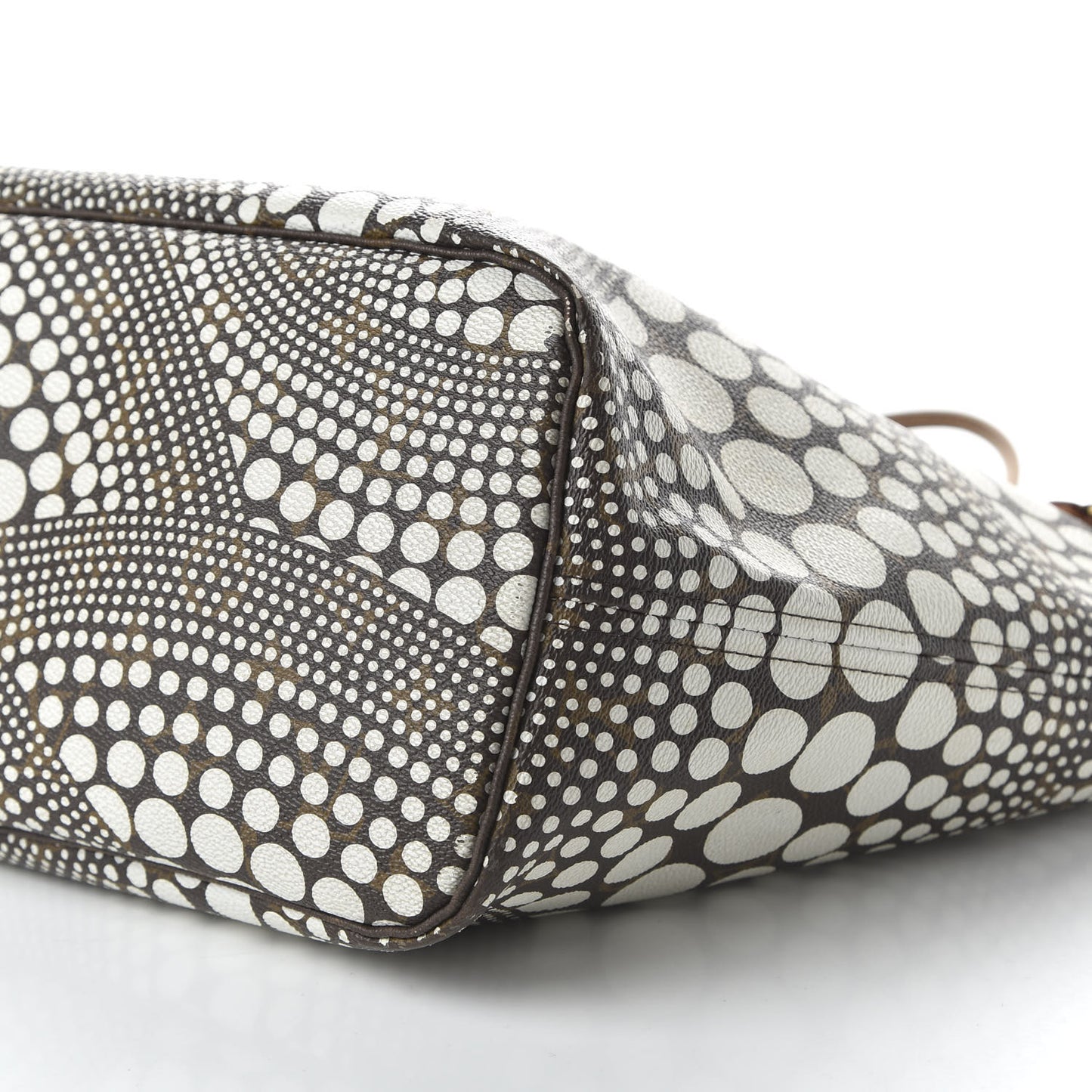 Monogram Kusama Waves Neverfull MM White