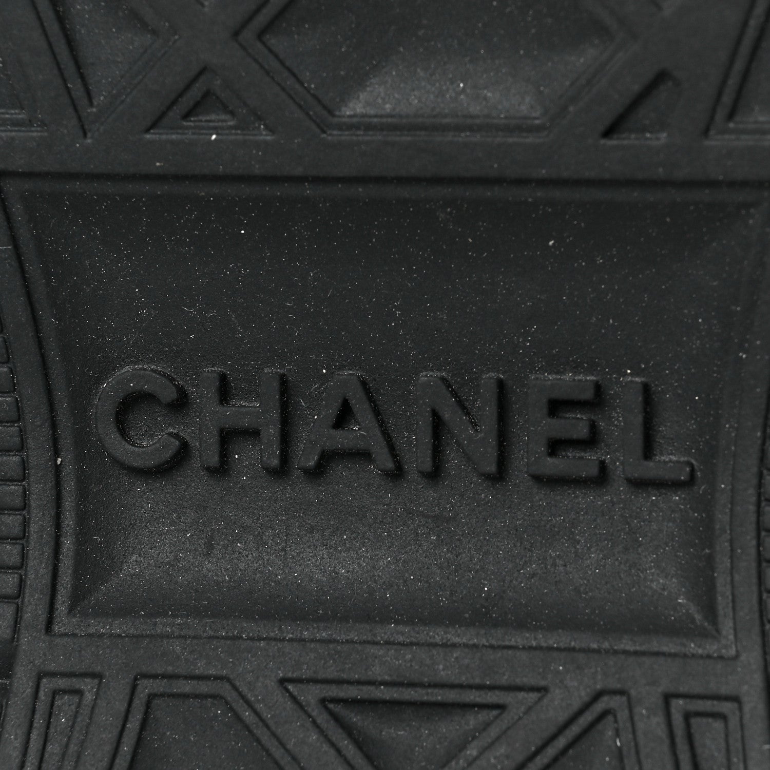Chanel Velvet Calfskin Mixed Fibers CC Sneakers 40 Ivory Black 7 of 8