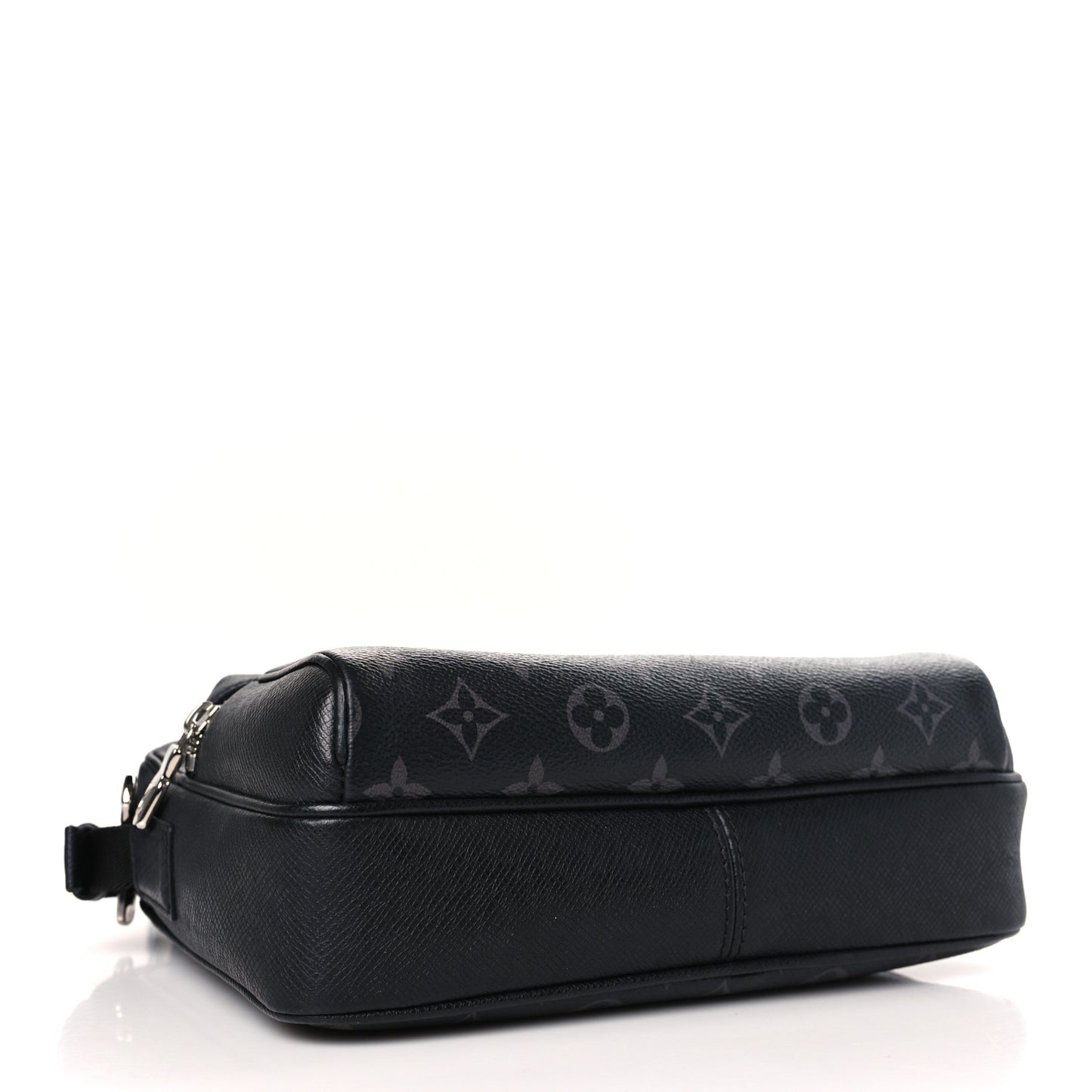 Taiga Monogram Eclipse Outdoor Messenger Black