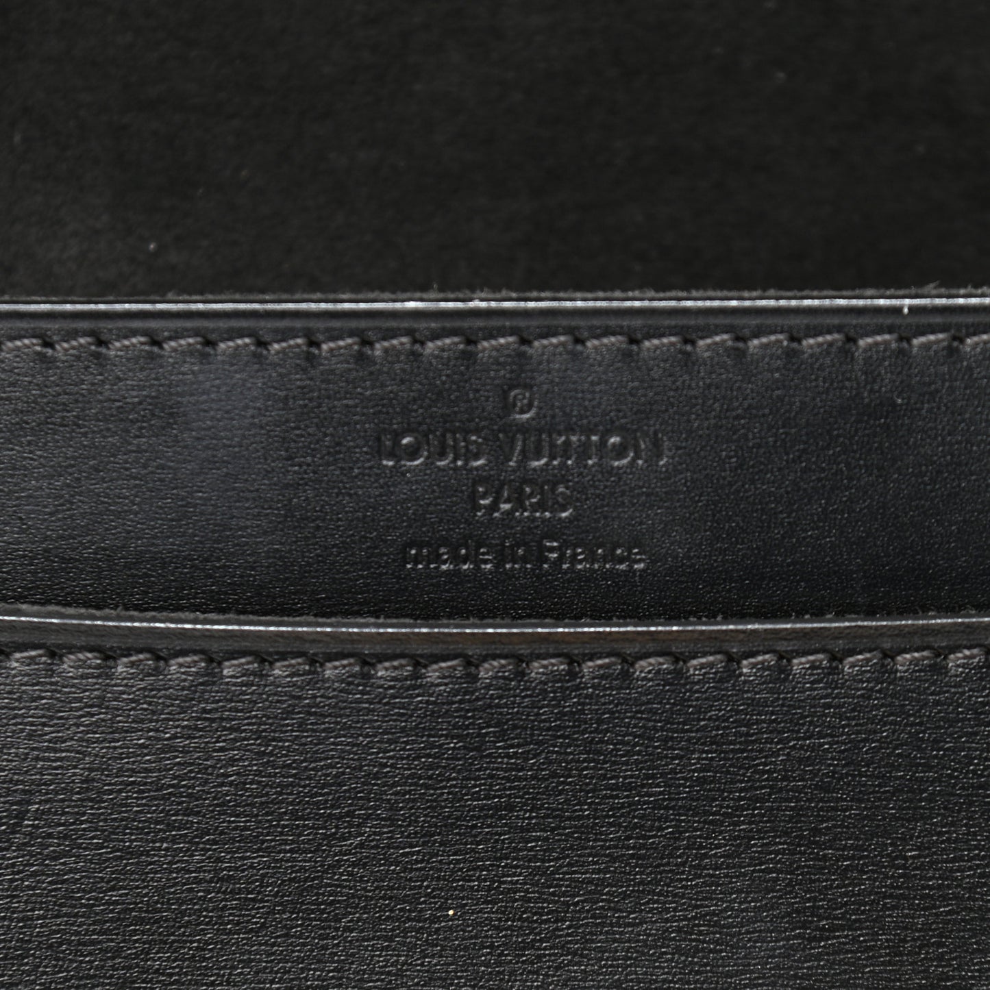 Calfskin Chain Louise GM Black