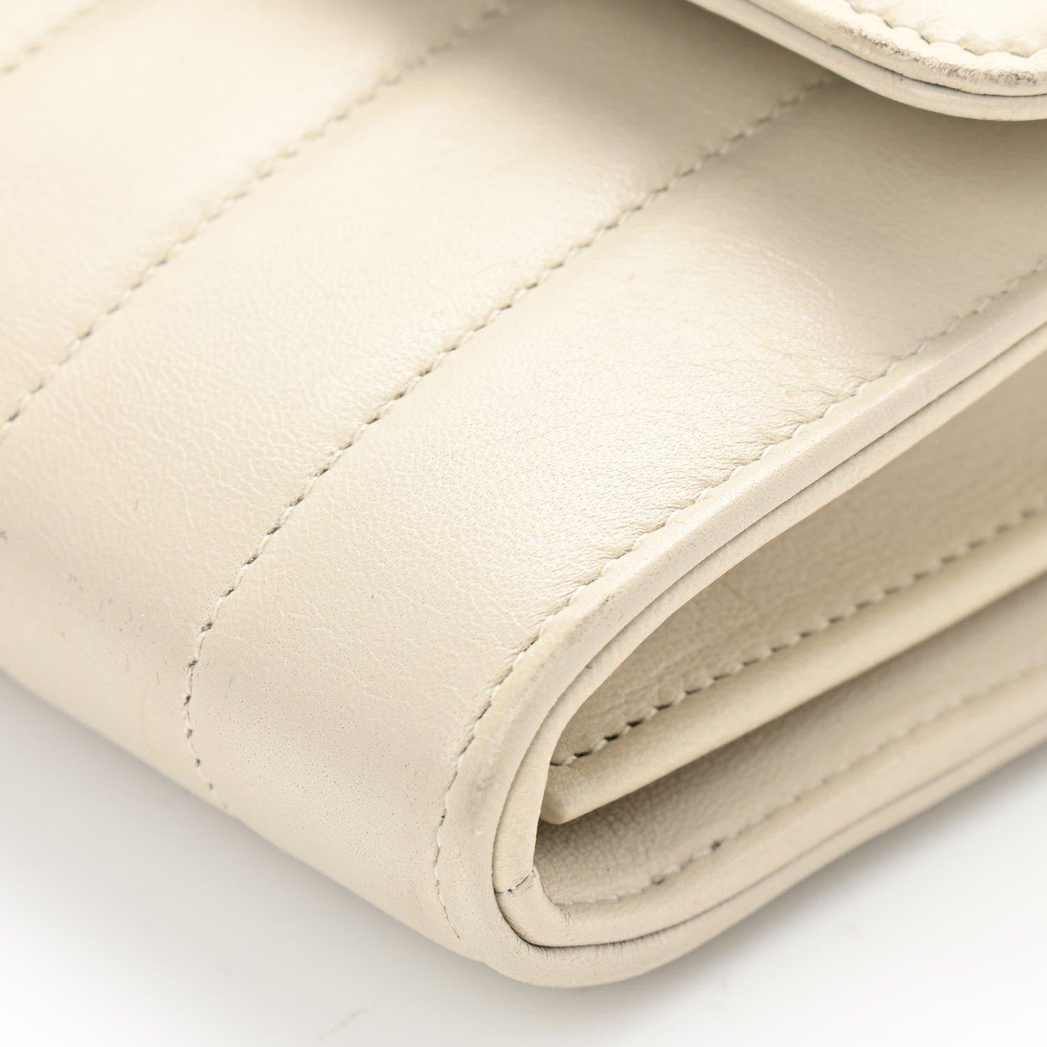 Saint Laurent Lambskin Matelasse Monogram Vicky Chain Wallet Off White 10 of 11