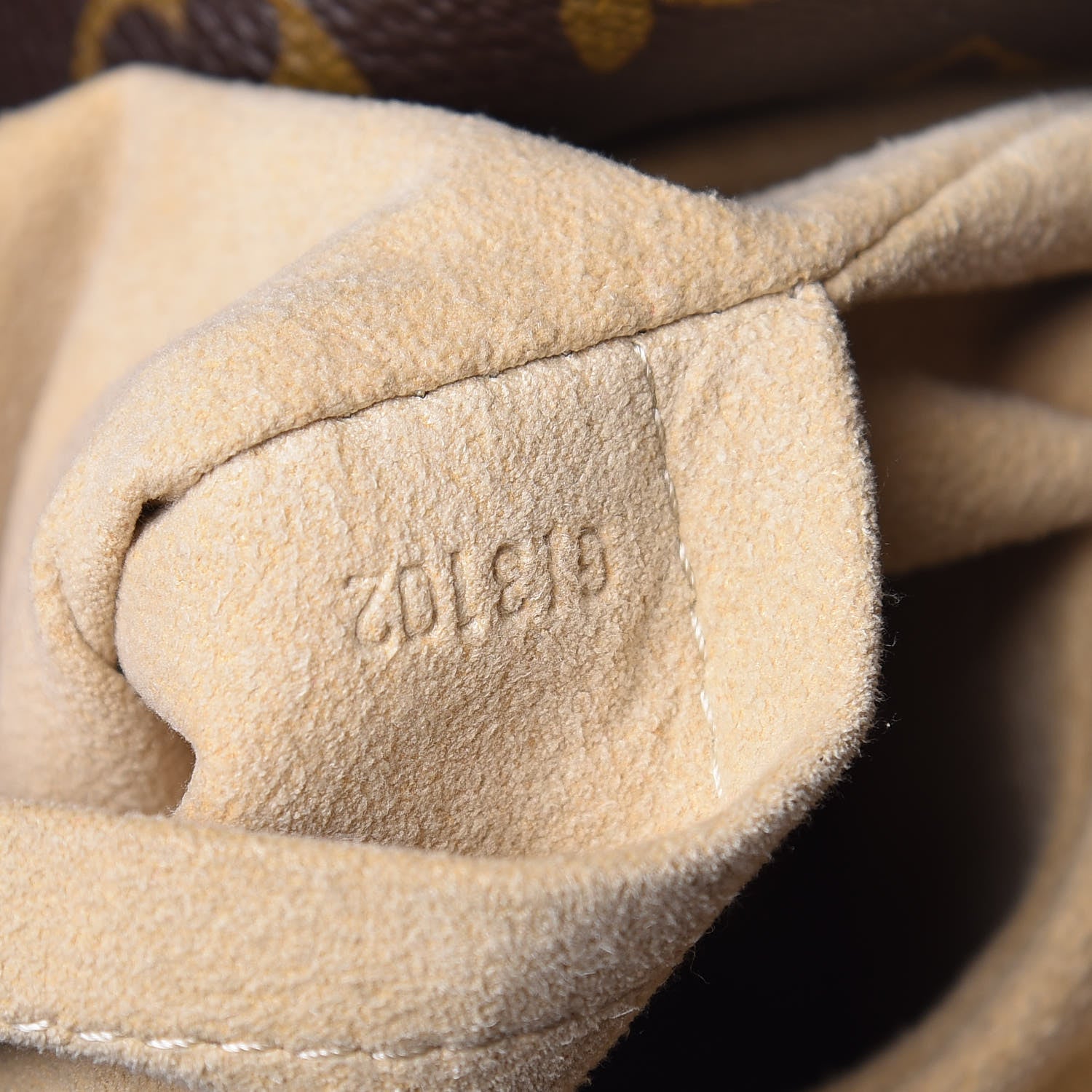 Louis Vuitton Monogram Artsy MM 7 of 12