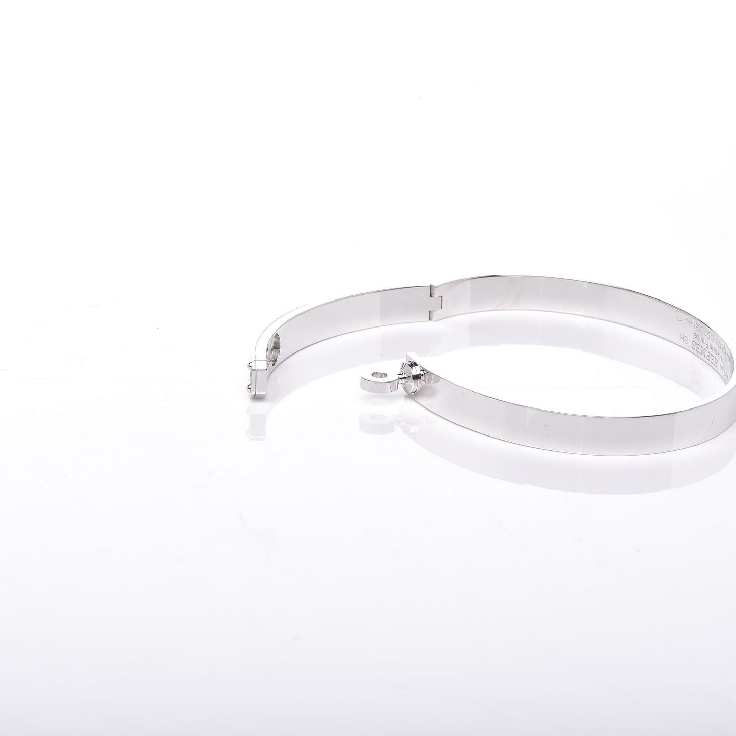 18K White Gold Diamond PM Kelly Pave Bracelet SH