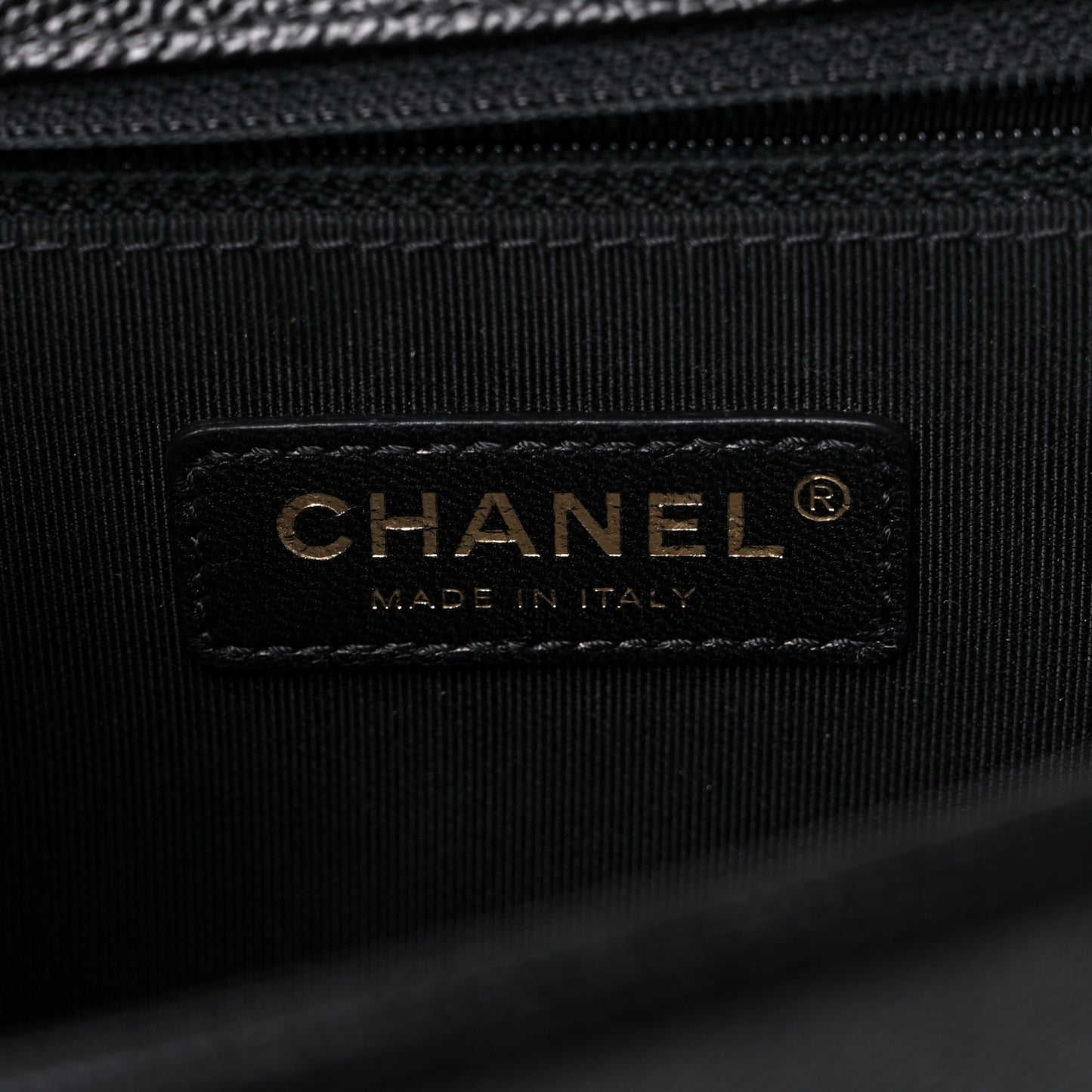 Caviar Chevron Quilted Medium Boy Flap Black