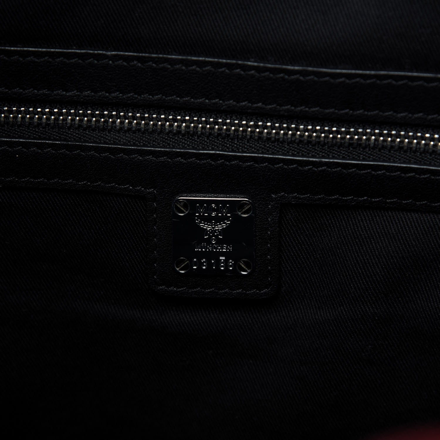 MCM Grained Calfskin Large Klara Hobo Black 9 of 9