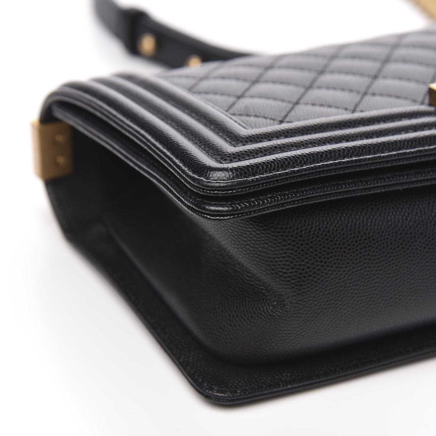 Caviar Quilted Medium Boy Flap Black
