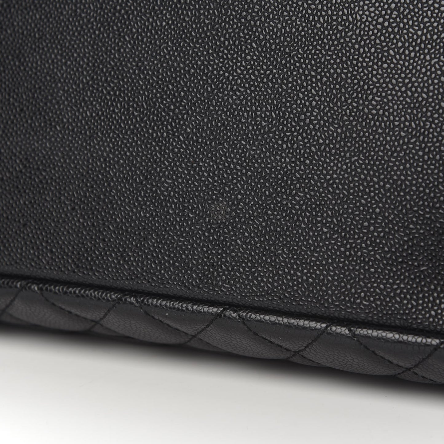 Caviar Quilted XL Grand Shopping Tote GST Black