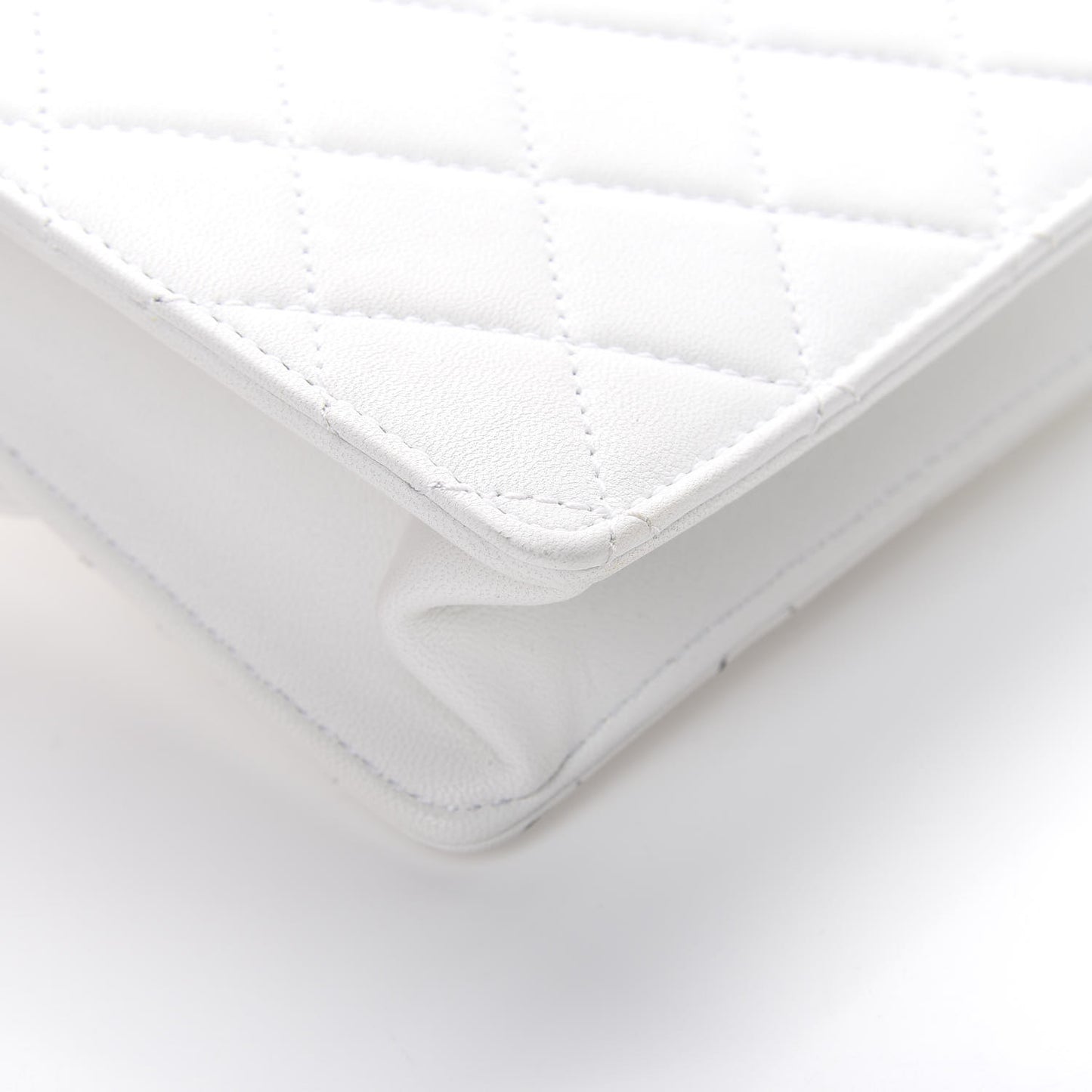 Lambskin Quilted Chic Pearls Flap White