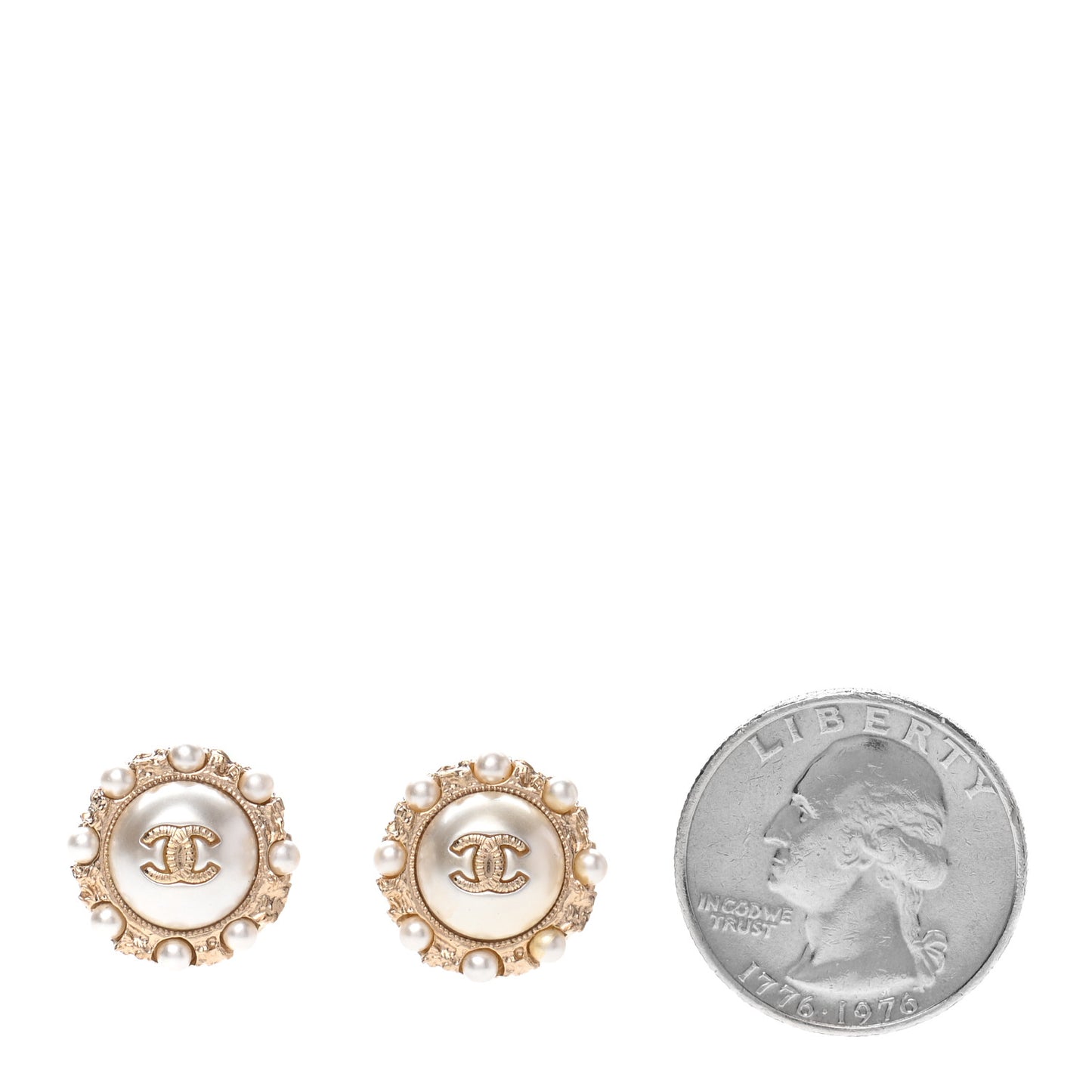 Pearl CC Round Earrings Light Gold