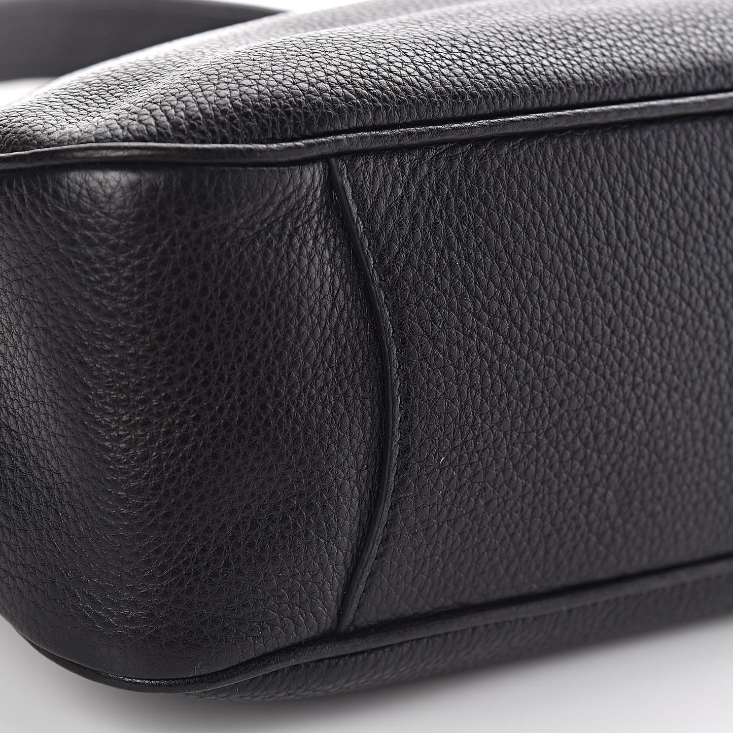 Vitello Daino Shoulder Bag Black