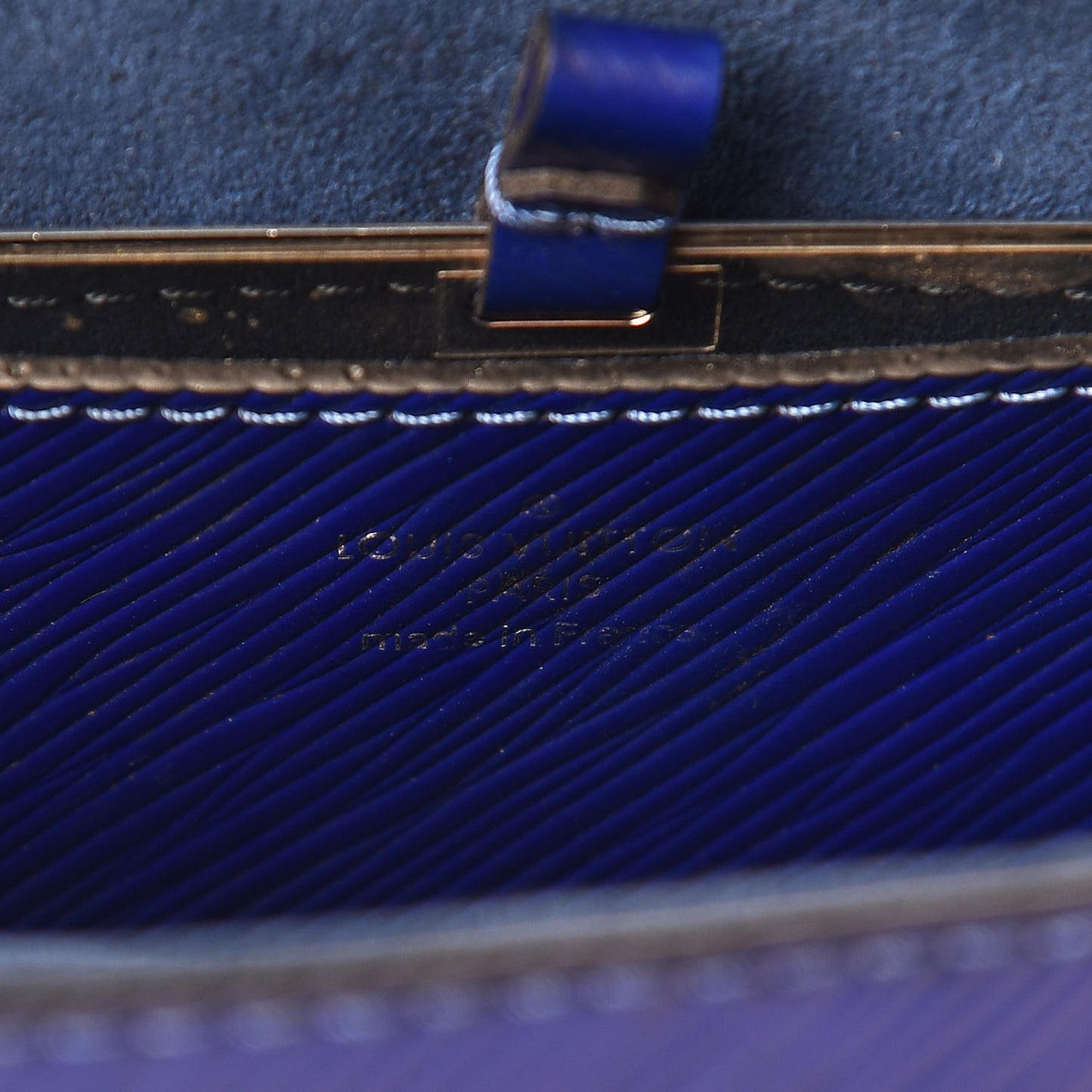 Epi Flamingo Twist Shoulder Bag MM Blue