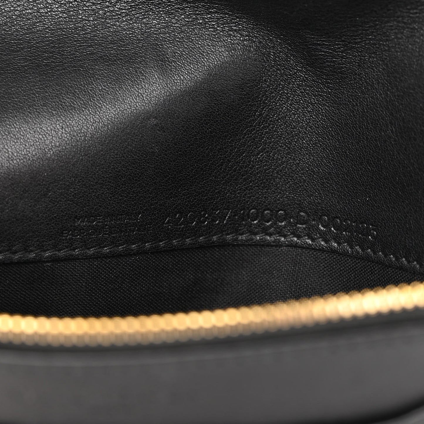 Veau Amp Plate Gold Chain Wallet Black