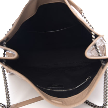 Saint Laurent Crinkled Calfskin Matelasse Monogram Niki Shoulder Bag Light Taupe 4 of 8