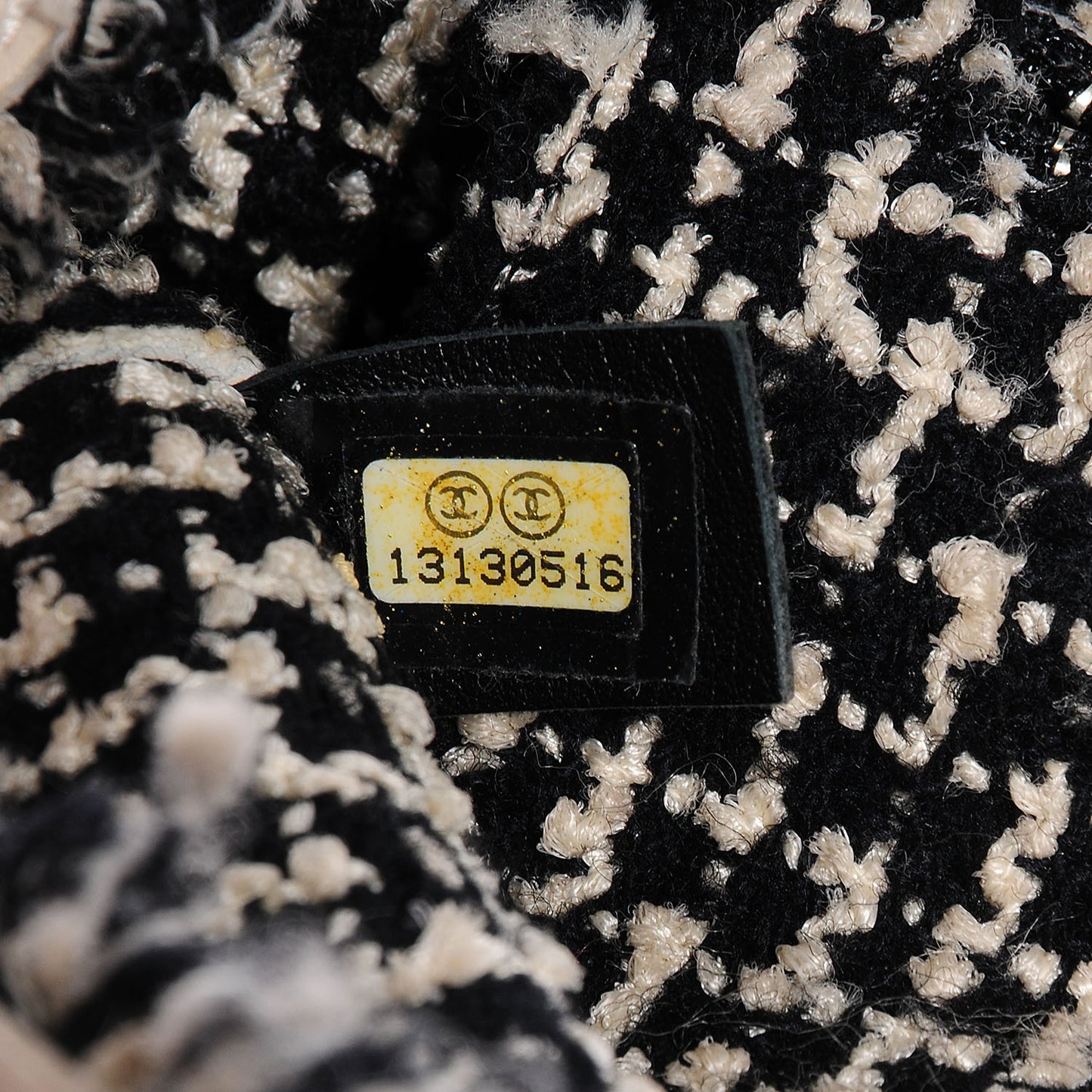 Calfskin Tweedy Flap Black Ivory