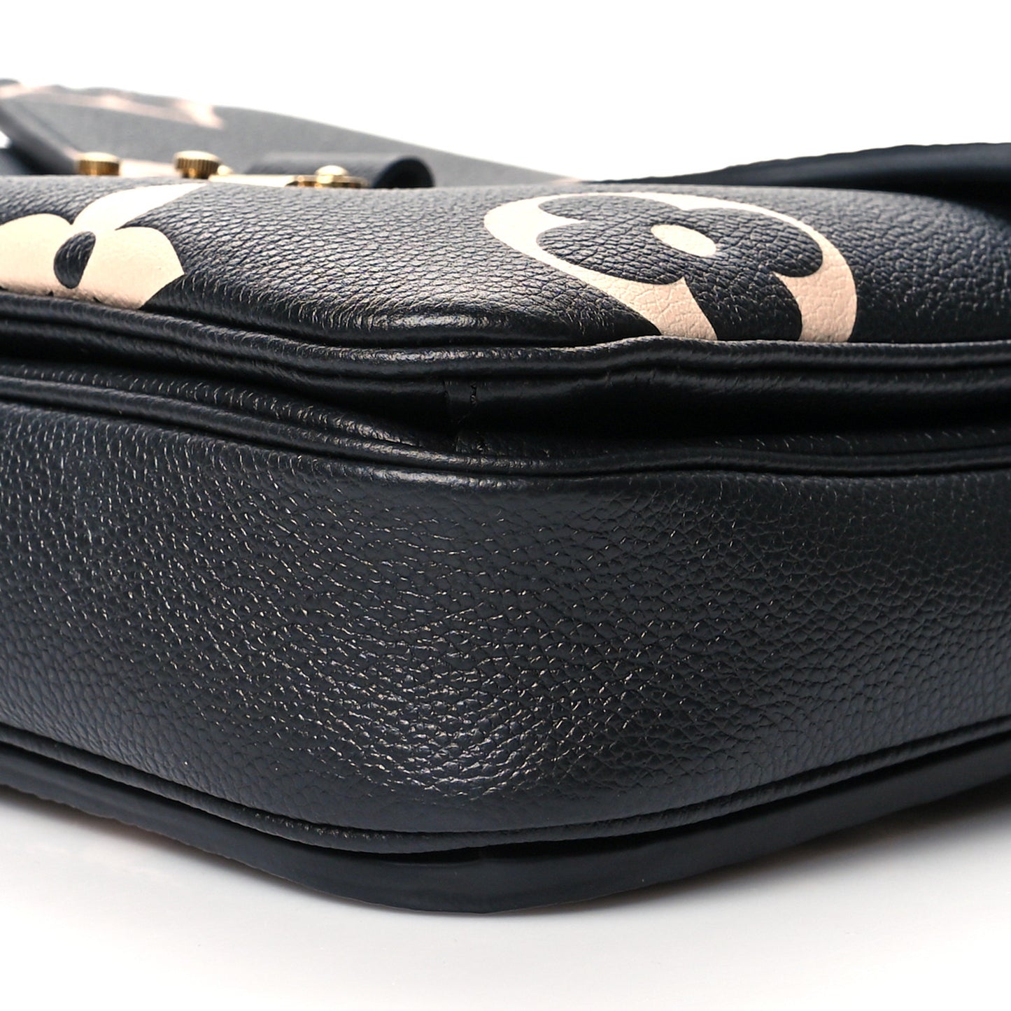 Empreinte Monogram Giant Pochette Metis Black Beige