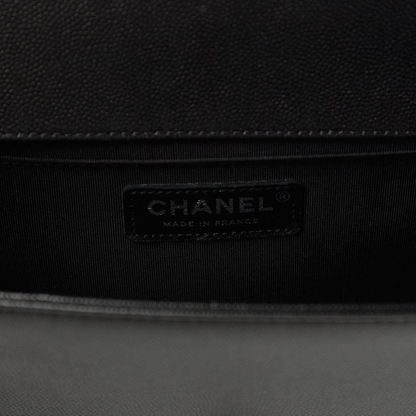 Caviar Quilted Medium Boy Flap So Black
