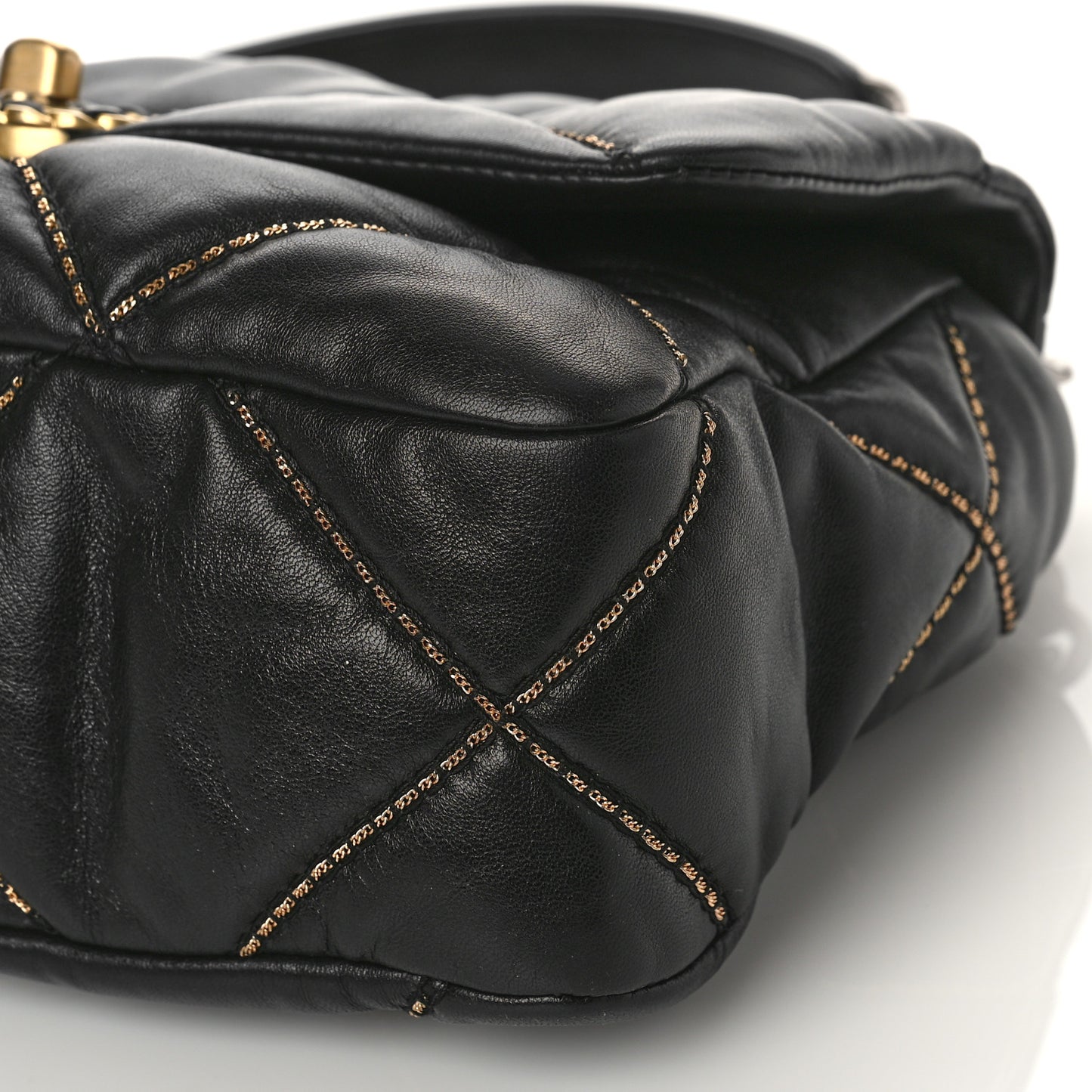 Lambskin Chain Quilted Medium Chanel 19 Flap Black