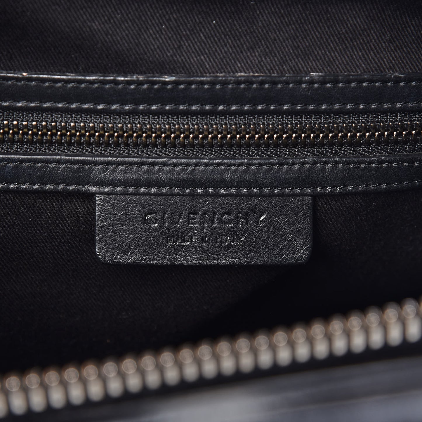 Shiny Lord Calfskin Small Antigona Black
