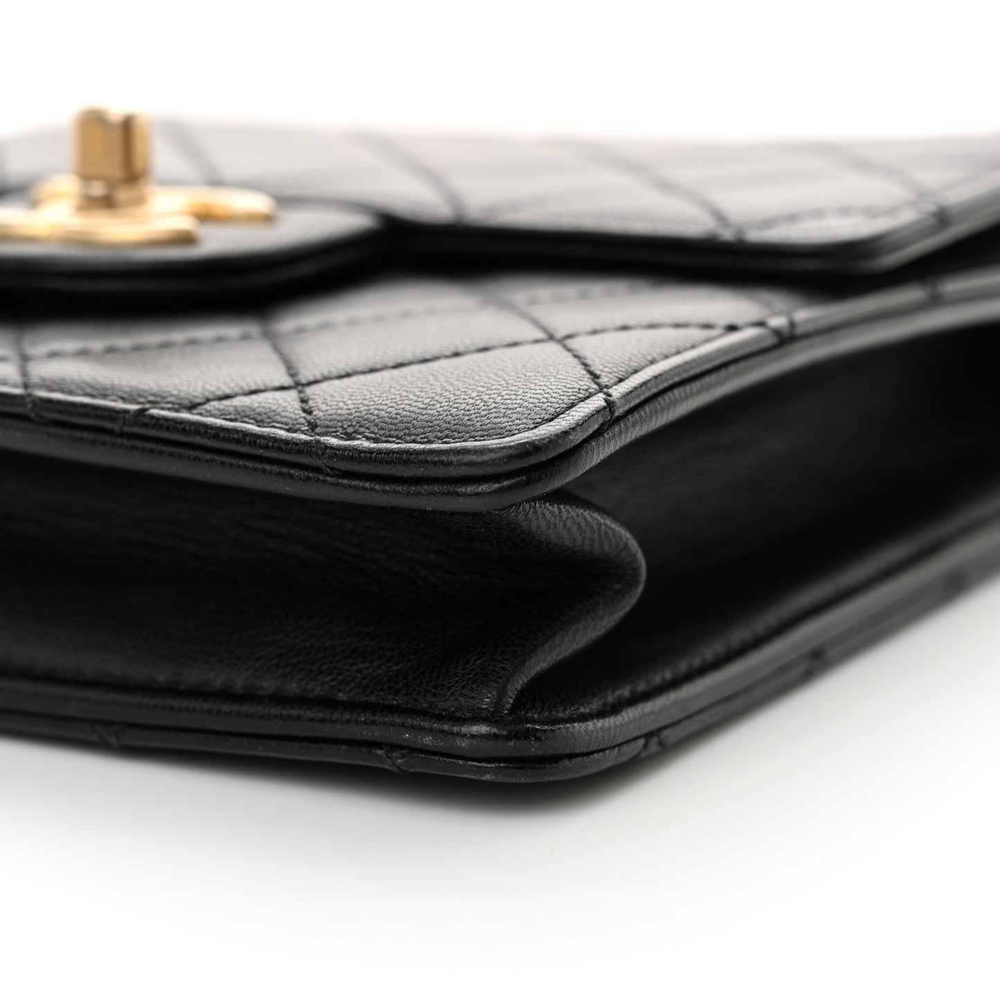 Lambskin Quilted Chic Pearls Flap Black