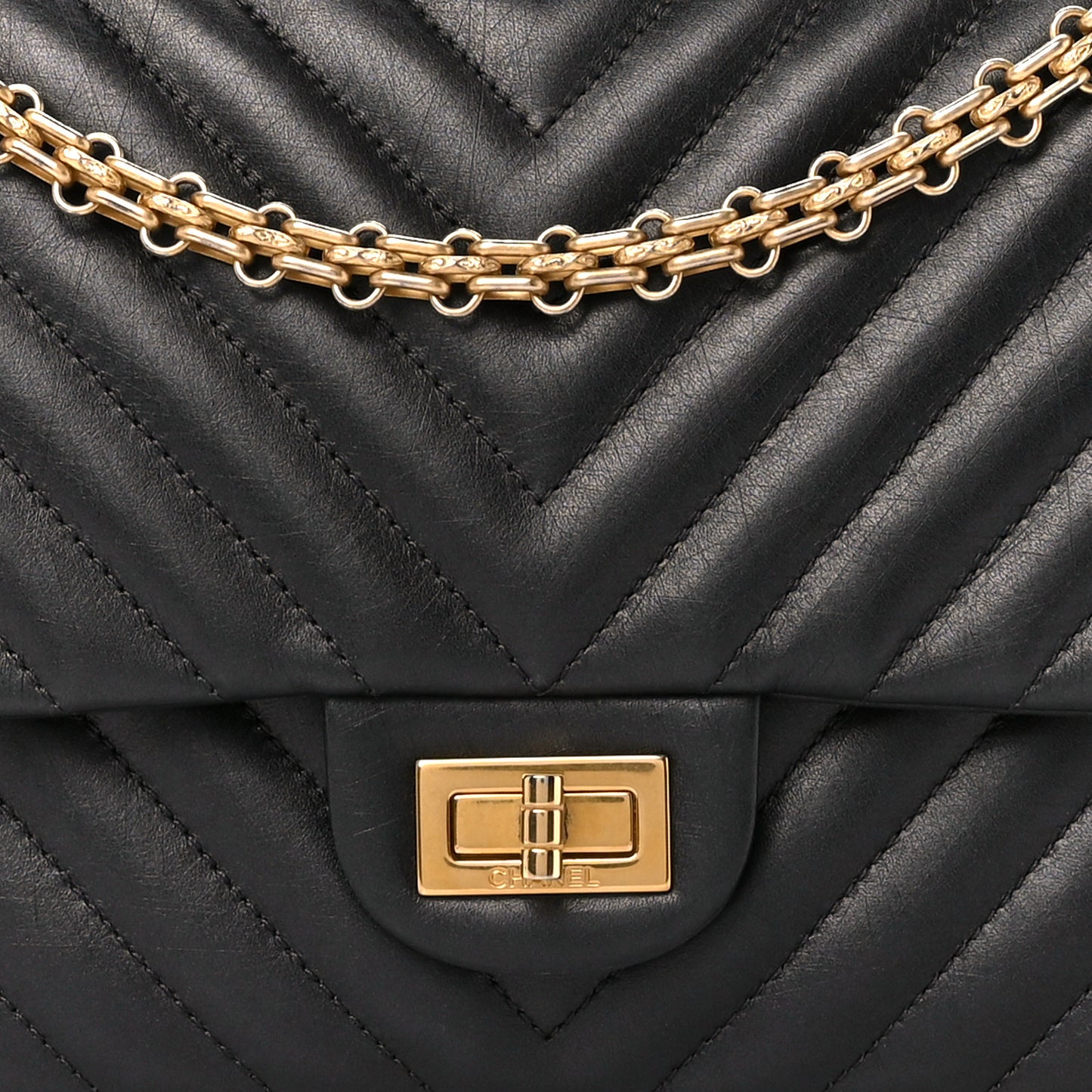 Aged Calfskin Chevron Quilted 2.55 Reissue 226 Flap Black