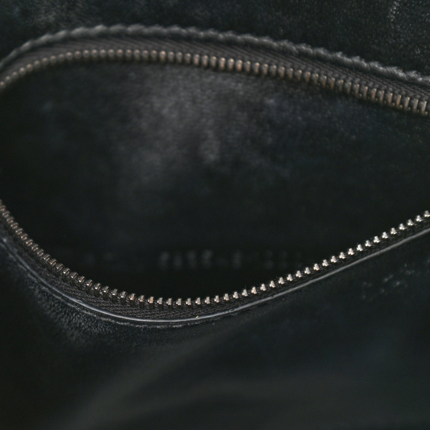 Shiny Calfskin Monochrome Crocodile Embossed Small Hourglass Top Handle Bag Black