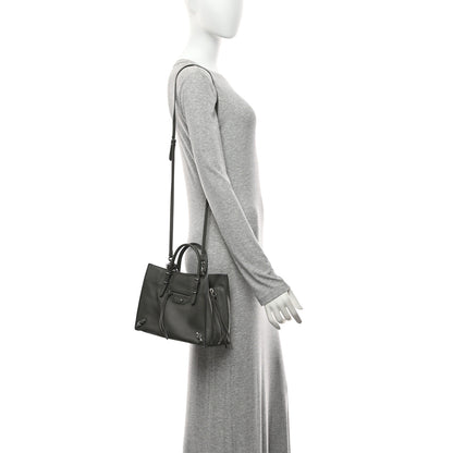 Balenciaga Veau Papier A6 Zip Around Tote Gris Fossile 2 of 11