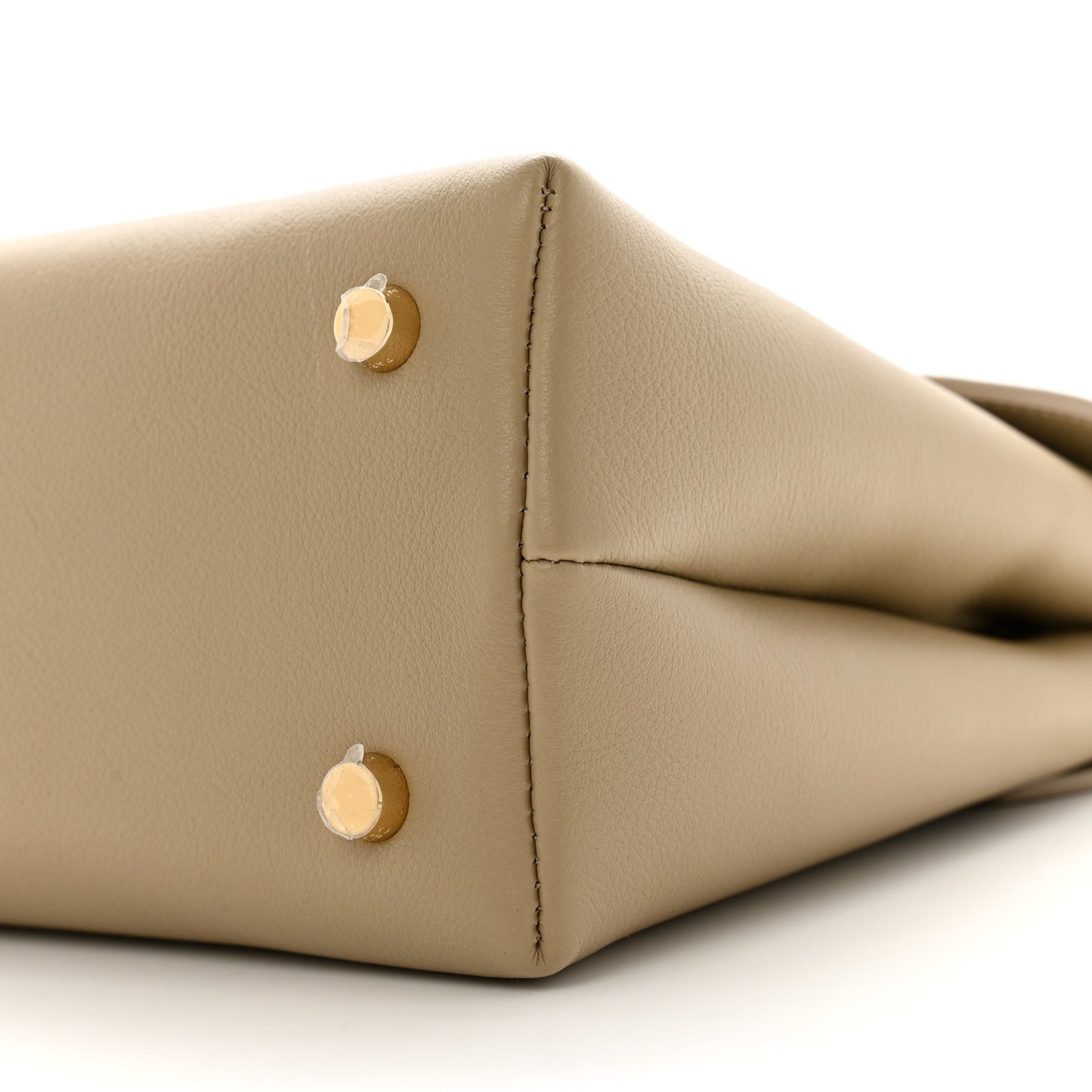 Supple Calfskin Medium Nino Cappuccino