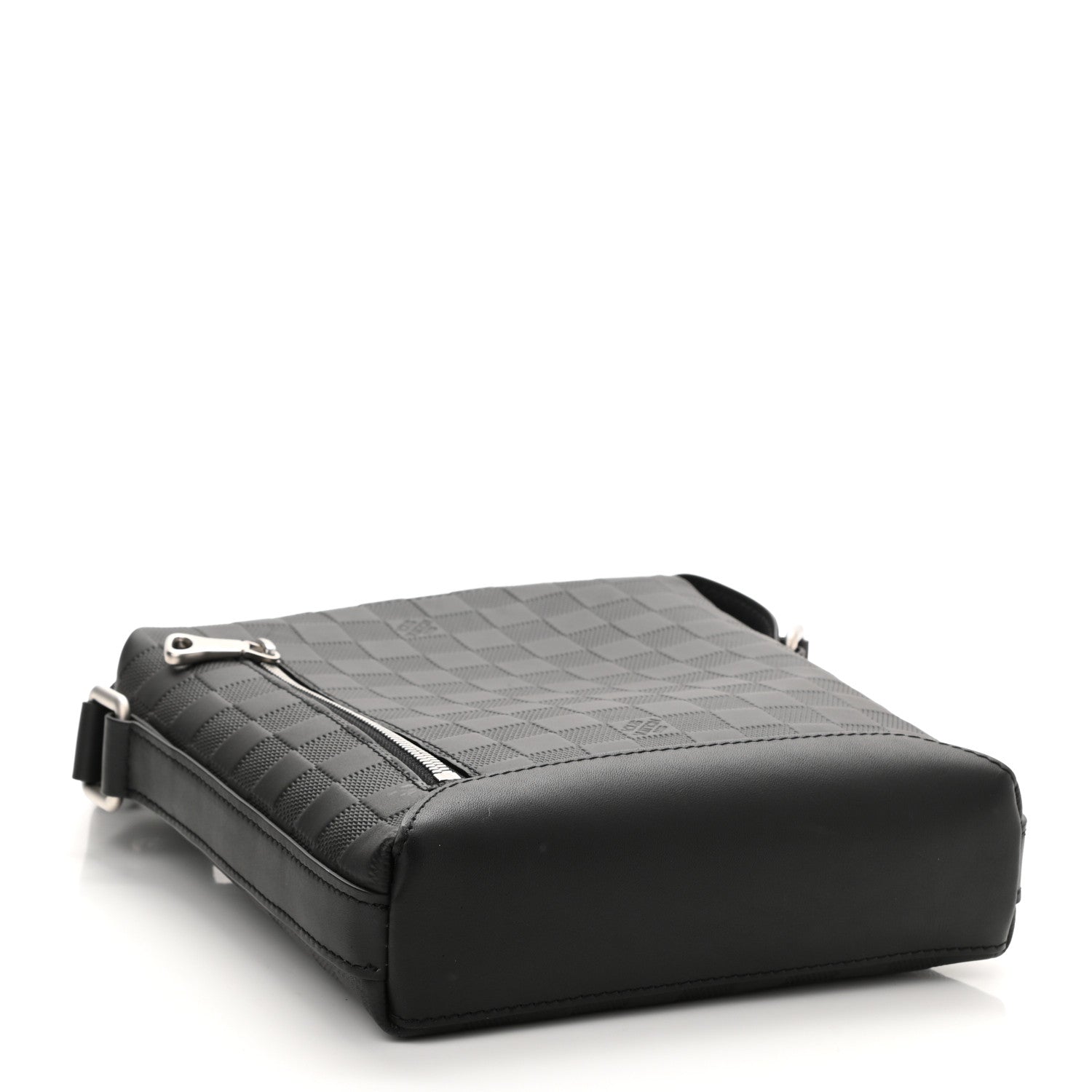 Louis Vuitton Damier Infini Discovery Messenger BB Onyx 4 of 8
