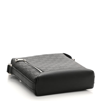 Louis Vuitton Damier Infini Discovery Messenger BB Onyx 4 of 8