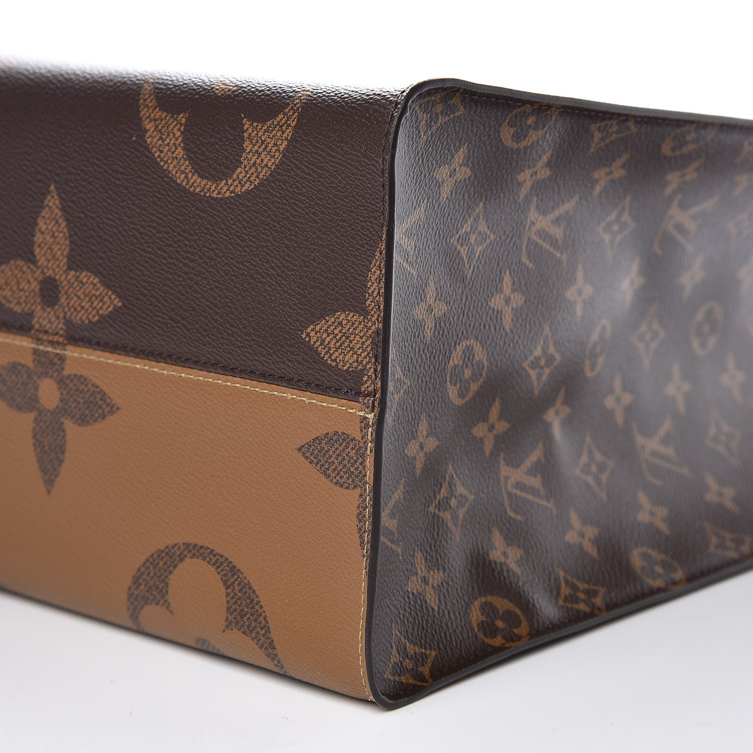 Louis Vuitton Reverse Monogram Giant Onthego GM 9 of 9