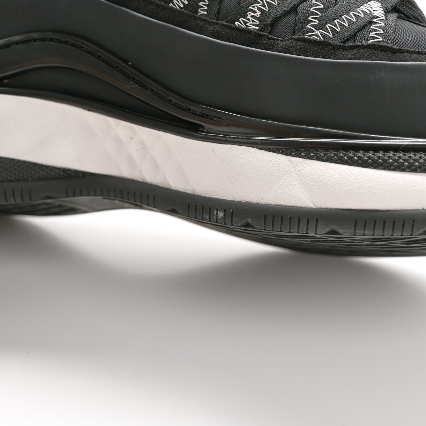 Mixed Fibers Suede Calfskin CC Sneakers 40 White Black