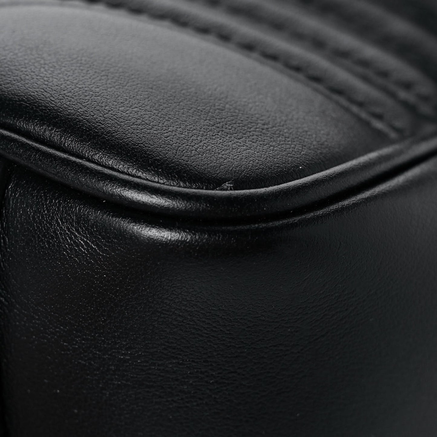 Calfskin Matelasse Small GG Marmont Top Handle Shoulder Bag Black