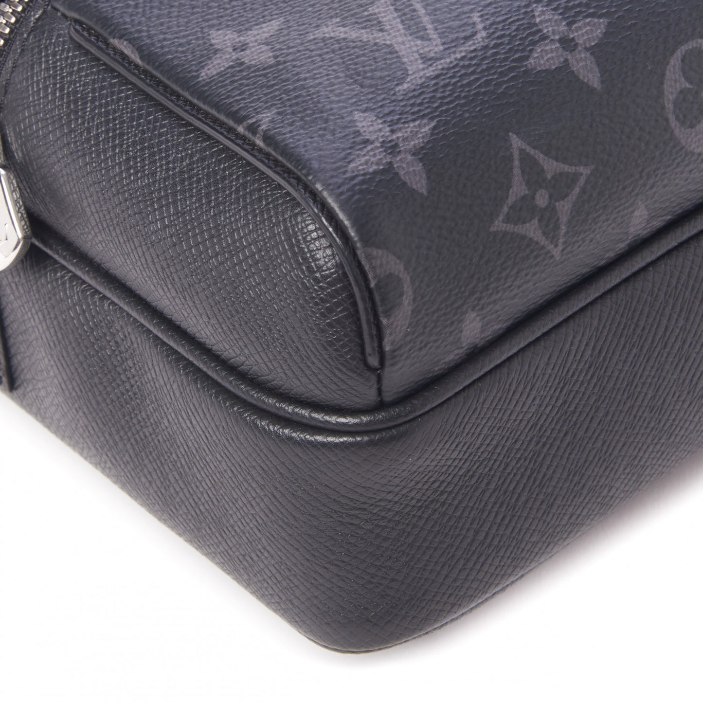 Taiga Monogram Eclipse Outdoor Messenger Black