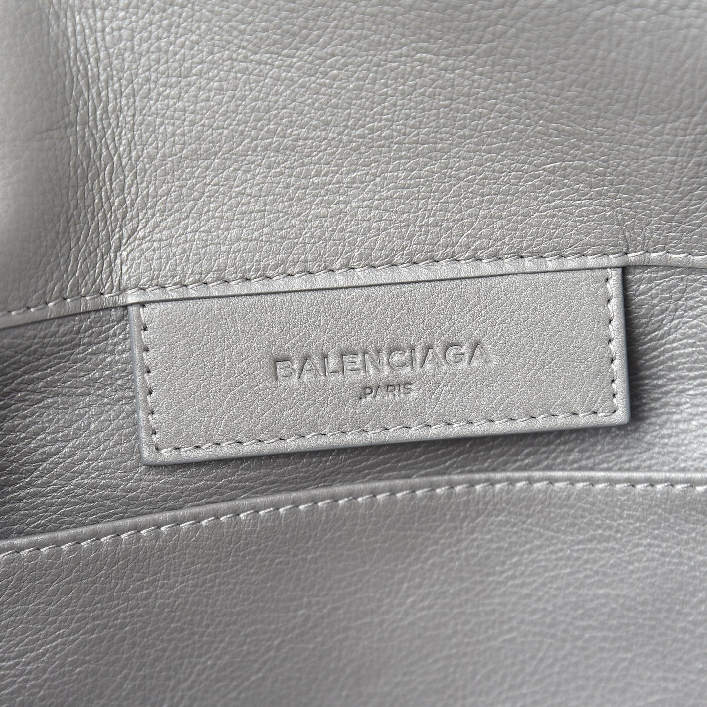 Veau Papier Sight Clutch Gris Metal