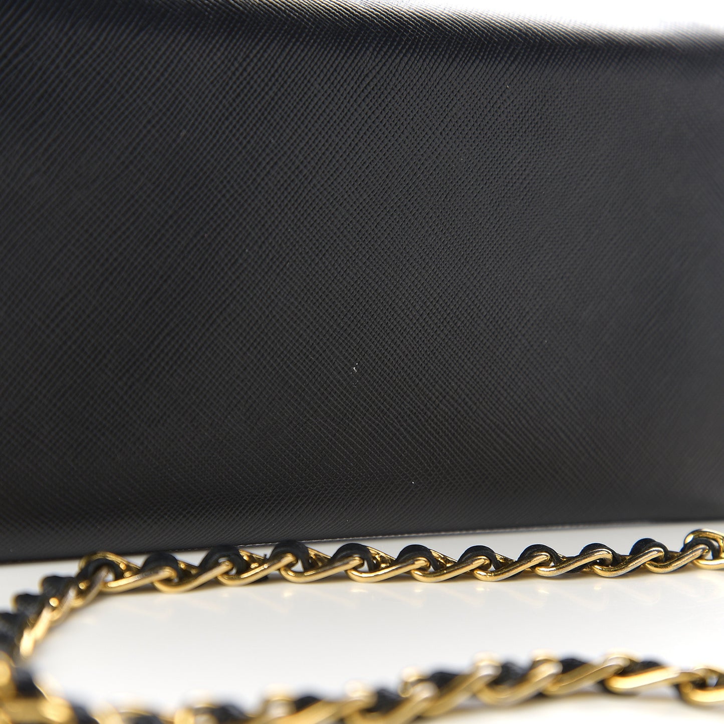 Saffiano Metal Oro Chain Wallet Black