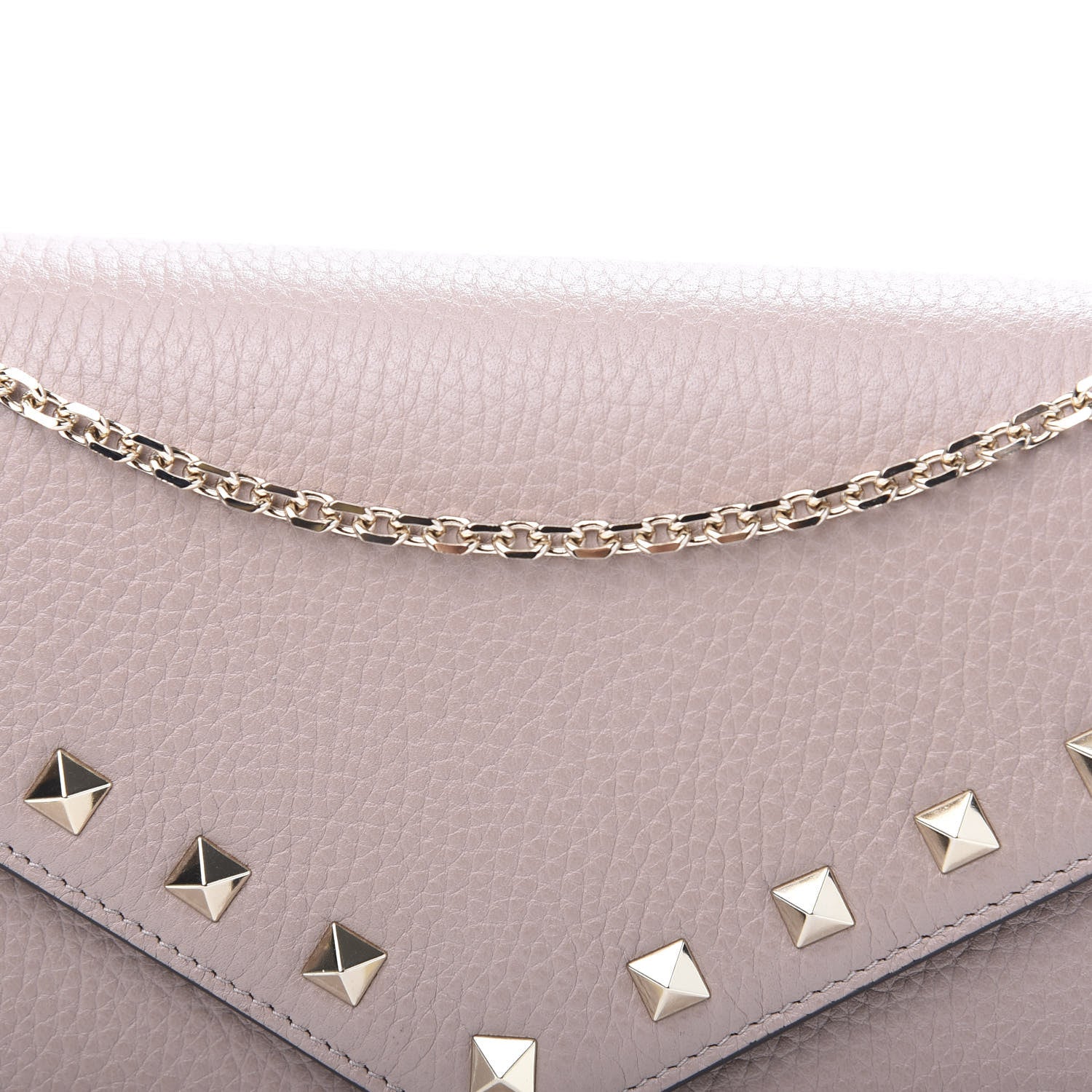 Valentino Garavani Pebbled Calfskin Rockstud Envelope Wallet on Chain Poudre 10 of 12