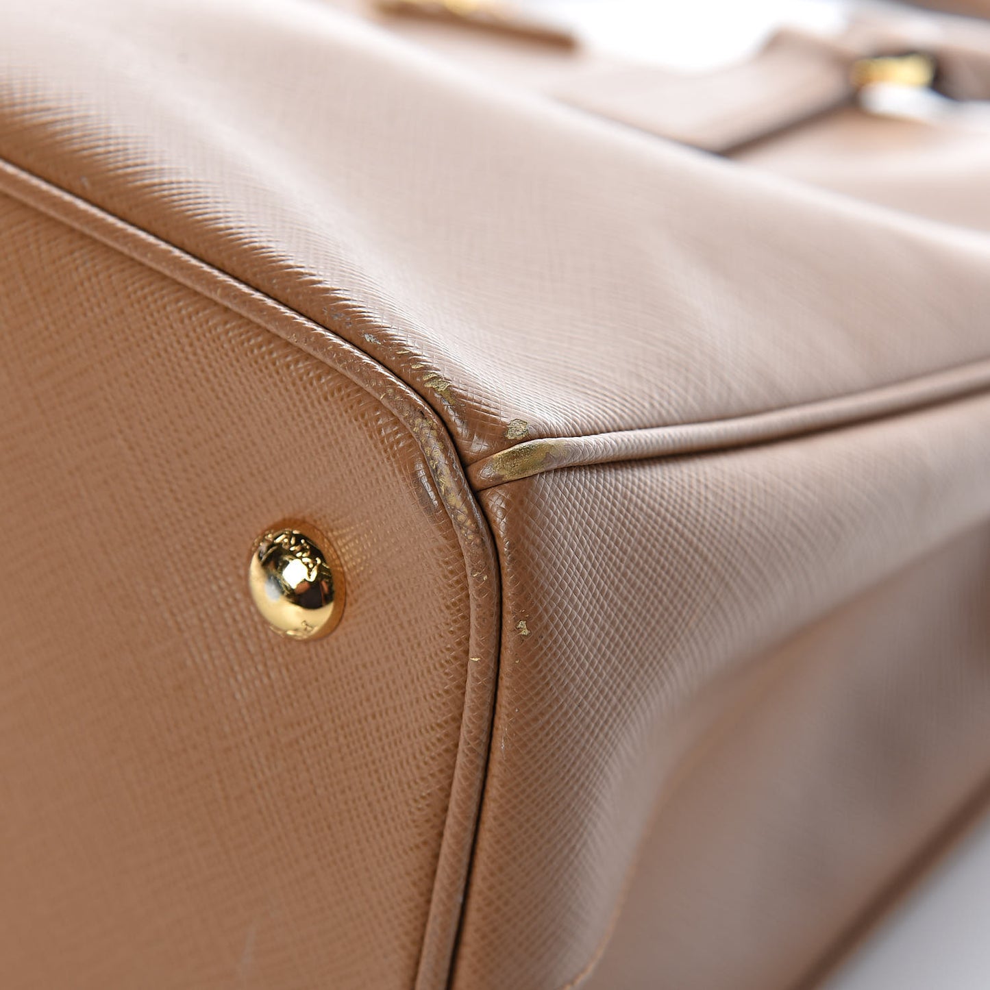 Saffiano Lux Medium Tote Caramel