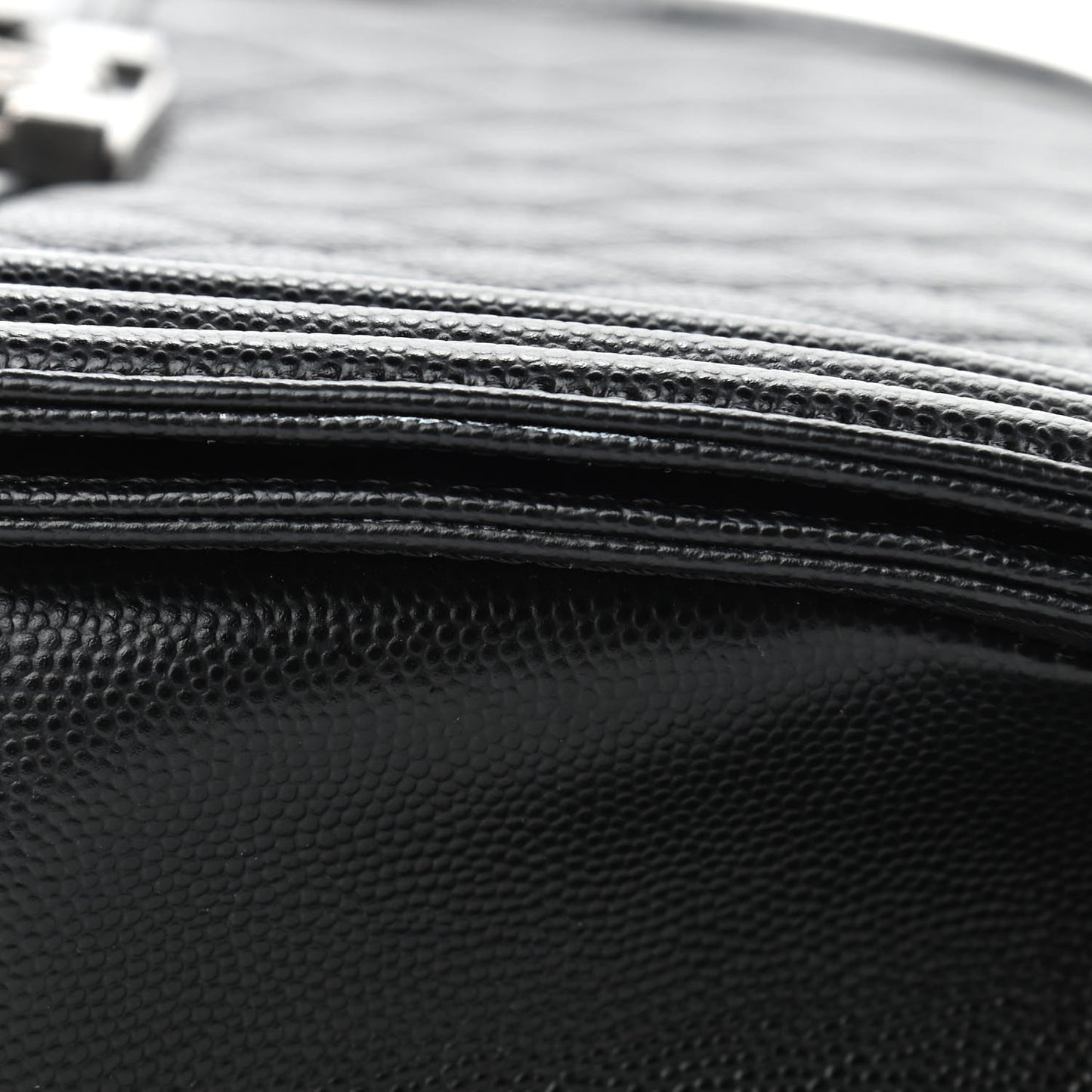 Caviar Quilted Medium Boy Flap Black