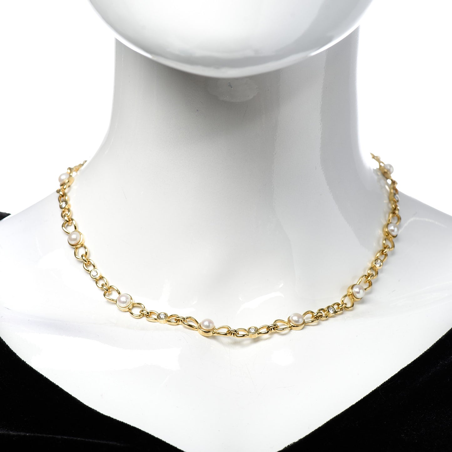 18K Yellow Gold Diamond Pearl 5.5mm Bow Tie Link Necklace