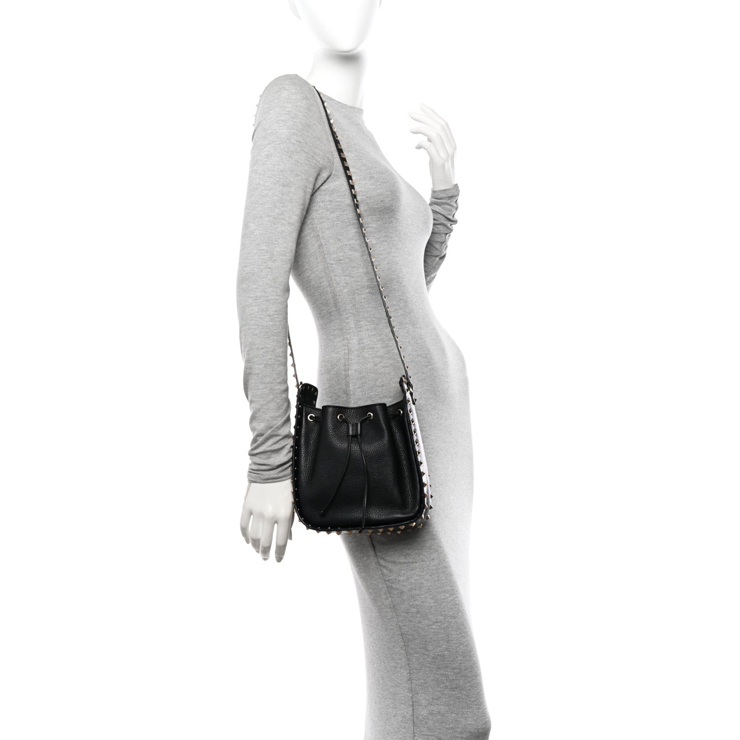 Valentino Garavani Grained Calfskin Rockstud Bucket Bag Black 2 of 9