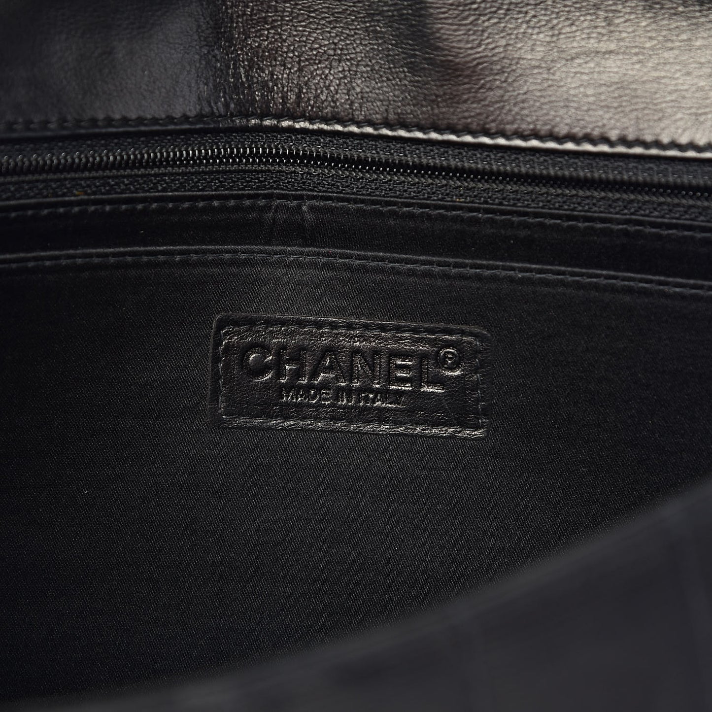 Nylon Medium Travel Flap Black
